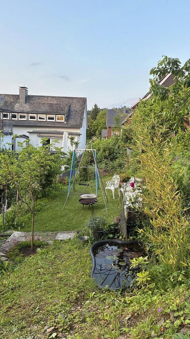 Prodej domu 185 m², pozemek 572 m², Siegen, Severní Porýní-Vestfálsko Prodej domu 185 m², pozemek 572 m², Siegen, Severní Porýní-Vestfálsko
