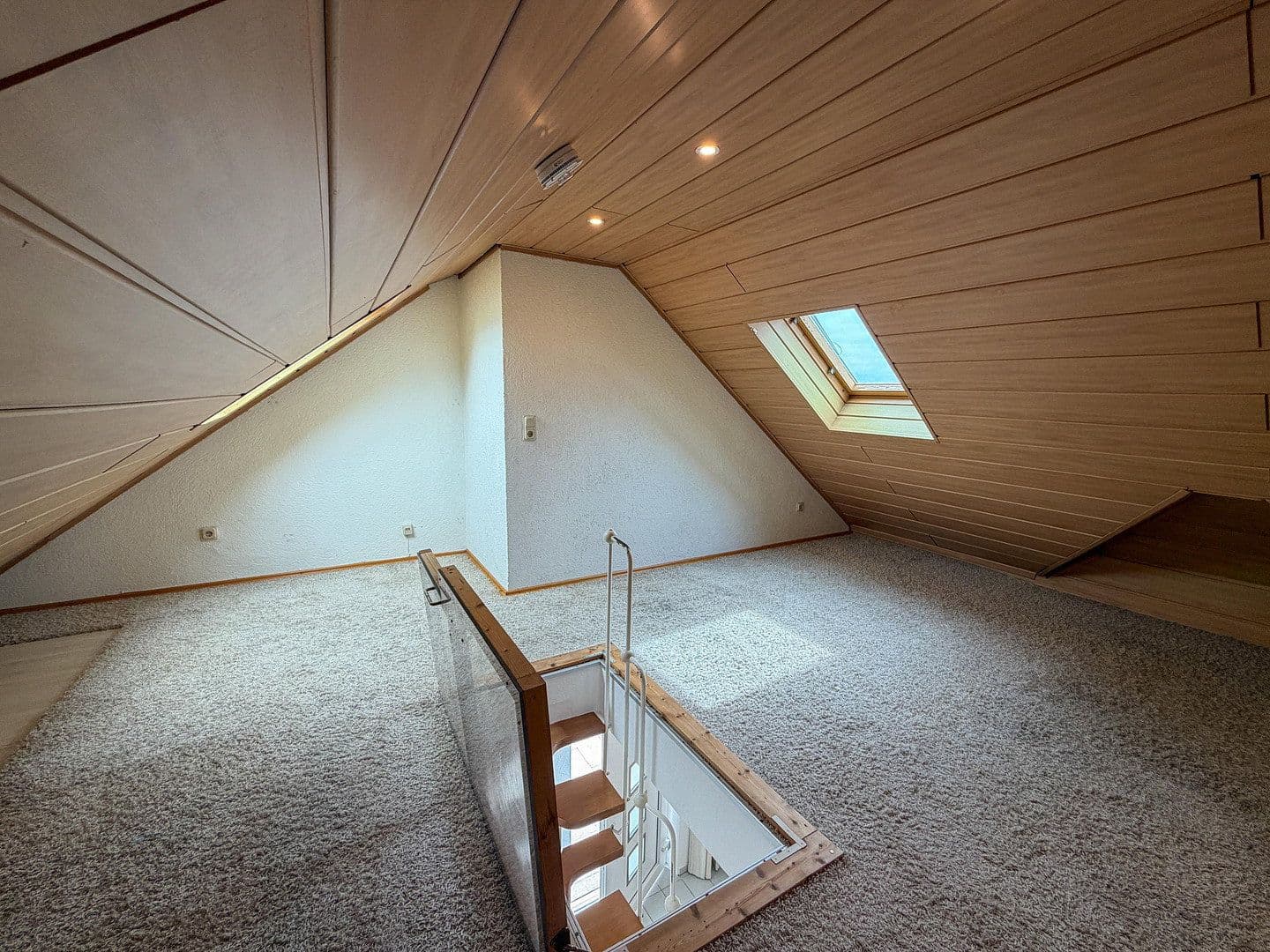 Prodej bytu 2+1 55 m², Bad Vilbel, Hessen Prodej bytu 2+1 55 m², Bad Vilbel, Hessen