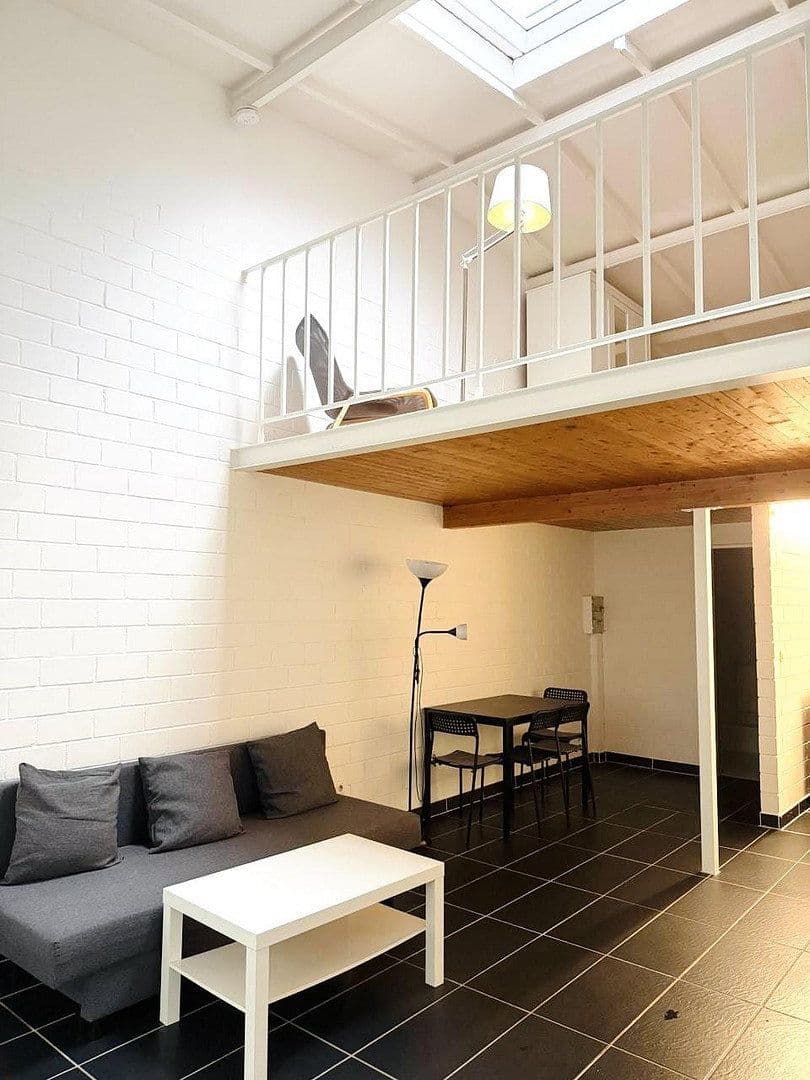 Pronájem bytu 2+1 61 m², Köln, Severní Porýní-Vestfálsko Pronájem bytu 2+1 61 m², Köln, Severní Porýní-Vestfálsko