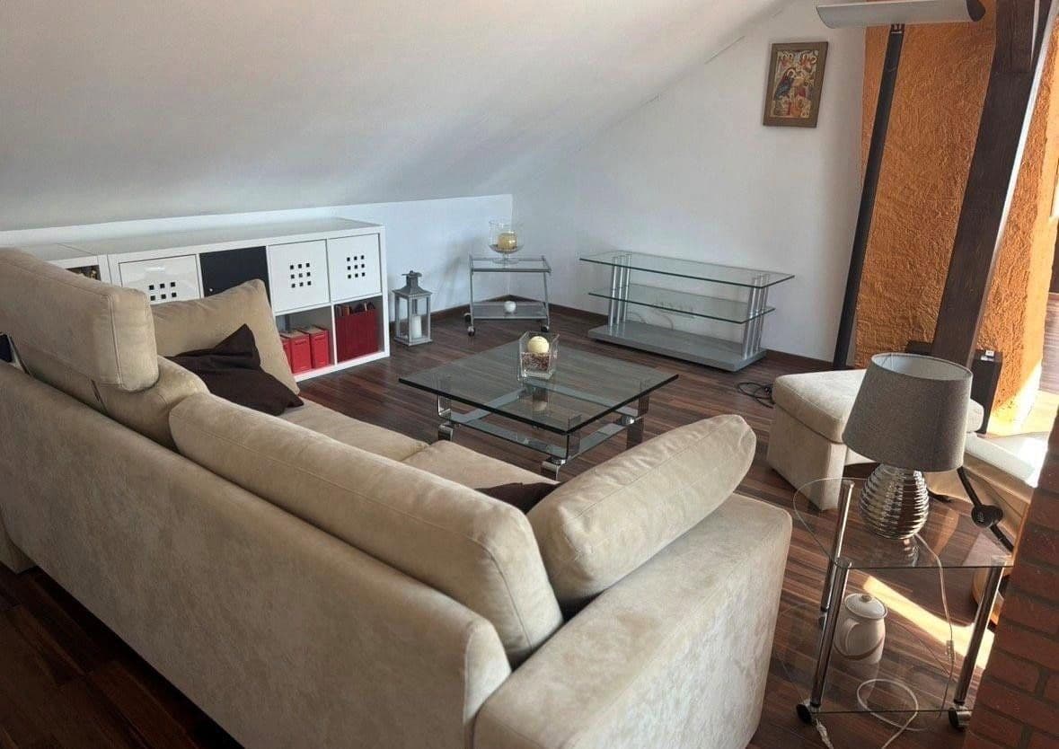 Pronájem domu 234 m², pozemek 525 m², Immendingen, Bádensko-Württembersko Pronájem domu 234 m², pozemek 525 m², Immendingen, Bádensko-Württembersko