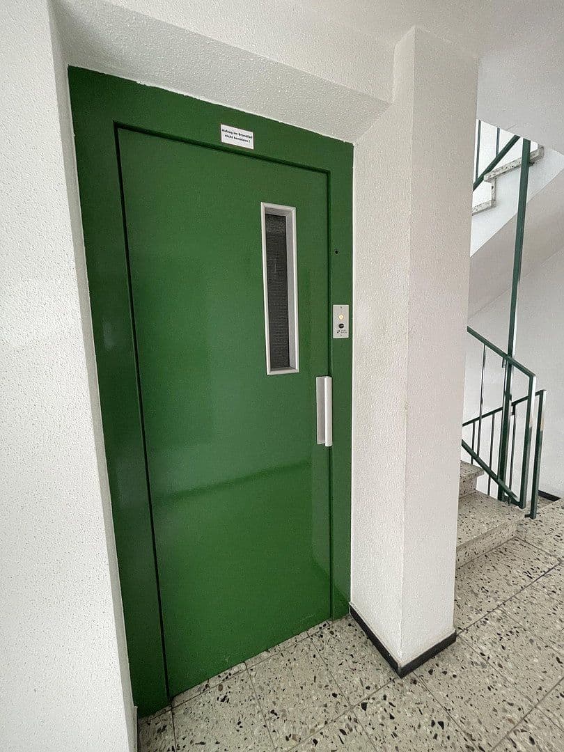 Pronájem bytu 1+1 35 m², Haußmannstr. 146B, Stuttgart, Bádensko-Württembersko Pronájem bytu 1+1 35 m², Haußmannstr. 146B, Stuttgart, Bádensko-Württembersko