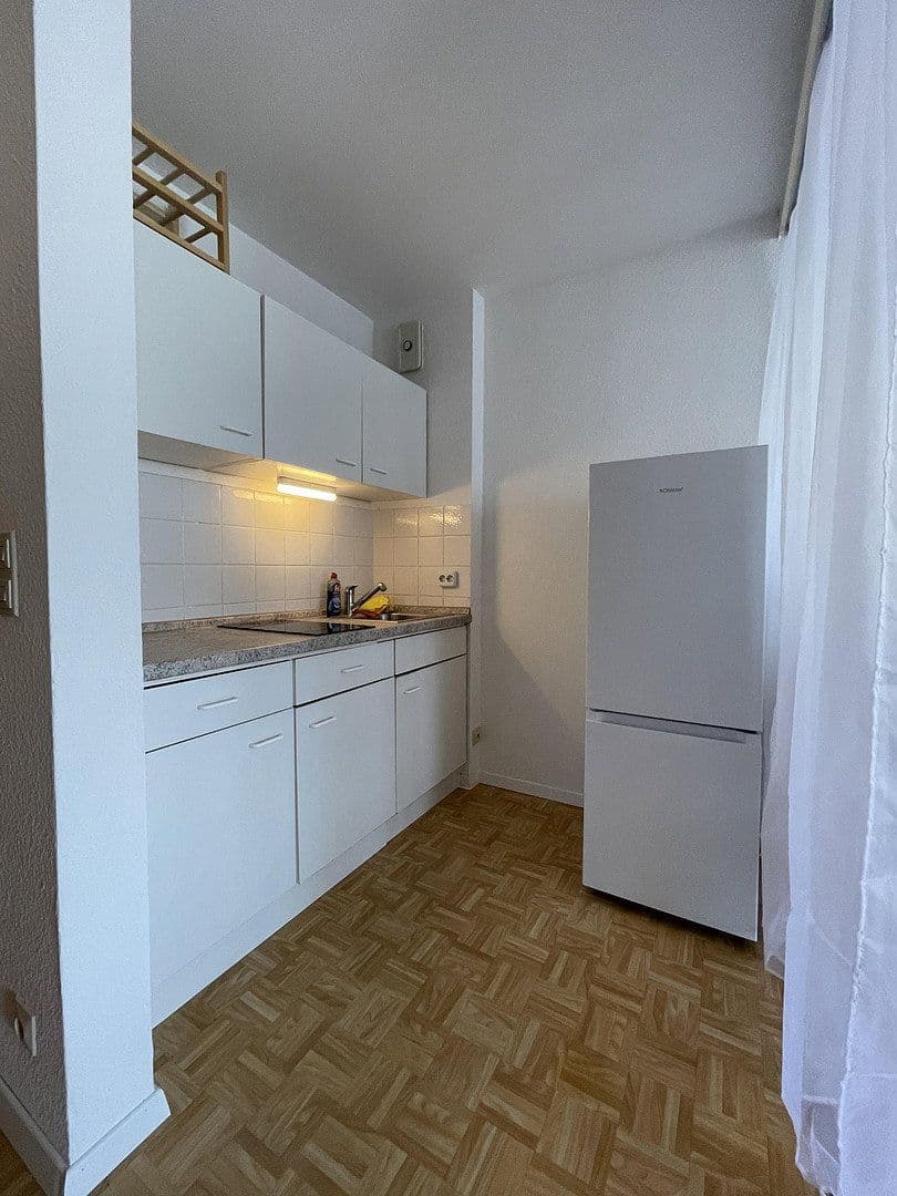 Pronájem bytu 1+1 35 m², Haußmannstr. 146B, Stuttgart, Bádensko-Württembersko Pronájem bytu 1+1 35 m², Haußmannstr. 146B, Stuttgart, Bádensko-Württembersko
