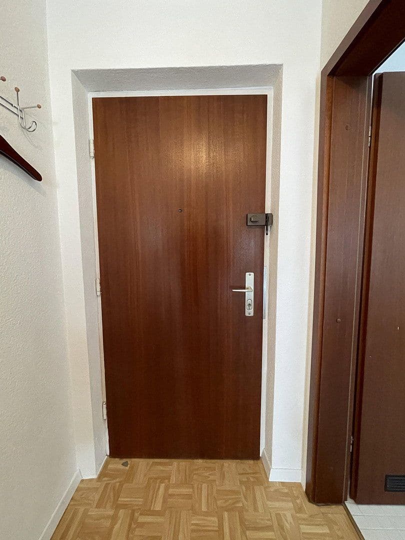 Pronájem bytu 1+1 35 m², Haußmannstr. 146B, Stuttgart, Bádensko-Württembersko Pronájem bytu 1+1 35 m², Haußmannstr. 146B, Stuttgart, Bádensko-Württembersko