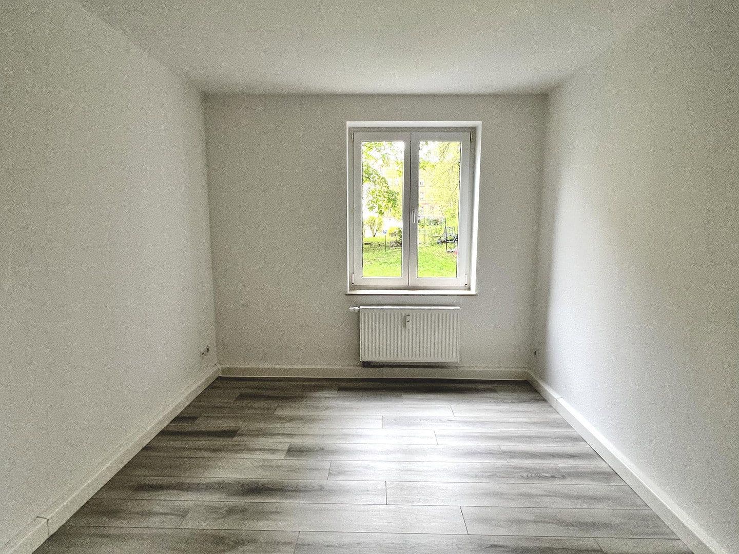 Pronájem bytu 3+1 71 m², Tschirchstraße 7, Gera, Durynsko Pronájem bytu 3+1 71 m², Tschirchstraße 7, Gera, Durynsko