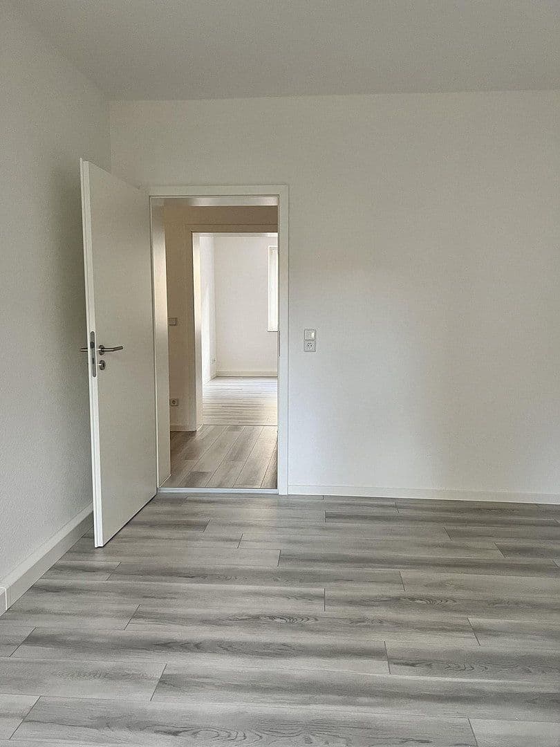 Pronájem bytu 3+1 71 m², Tschirchstraße 7, Gera, Durynsko Pronájem bytu 3+1 71 m², Tschirchstraße 7, Gera, Durynsko