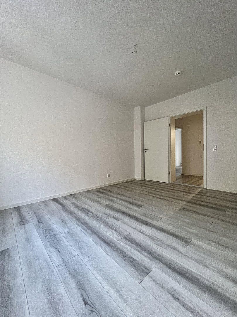 Pronájem bytu 3+1 71 m², Tschirchstraße 7, Gera, Durynsko Pronájem bytu 3+1 71 m², Tschirchstraße 7, Gera, Durynsko