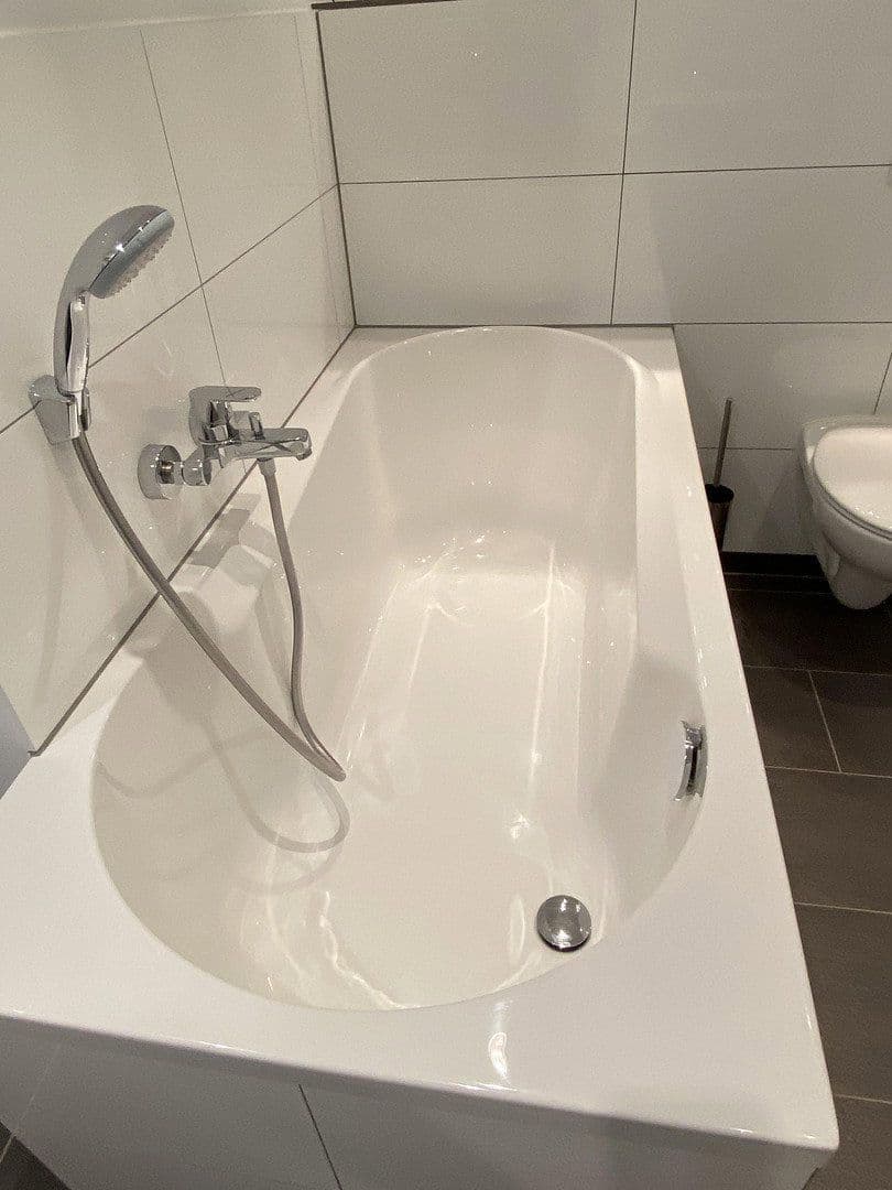 Pronájem bytu 2+kk 90 m², Bernhardstr. 147, Köln, Severní Porýní-Vestfálsko Pronájem bytu 2+kk 90 m², Bernhardstr. 147, Köln, Severní Porýní-Vestfálsko