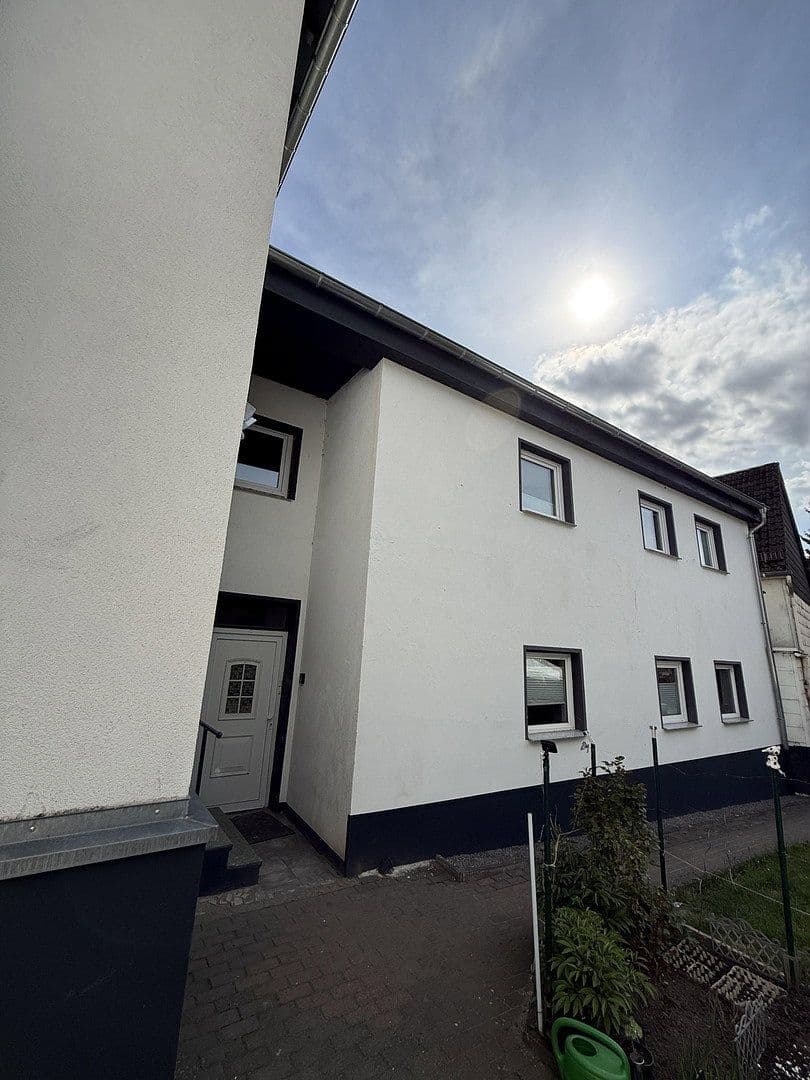 Prodej domu 392 m², pozemek 539 m², Neuenrade, Severní Porýní-Vestfálsko Prodej domu 392 m², pozemek 539 m², Neuenrade, Severní Porýní-Vestfálsko
