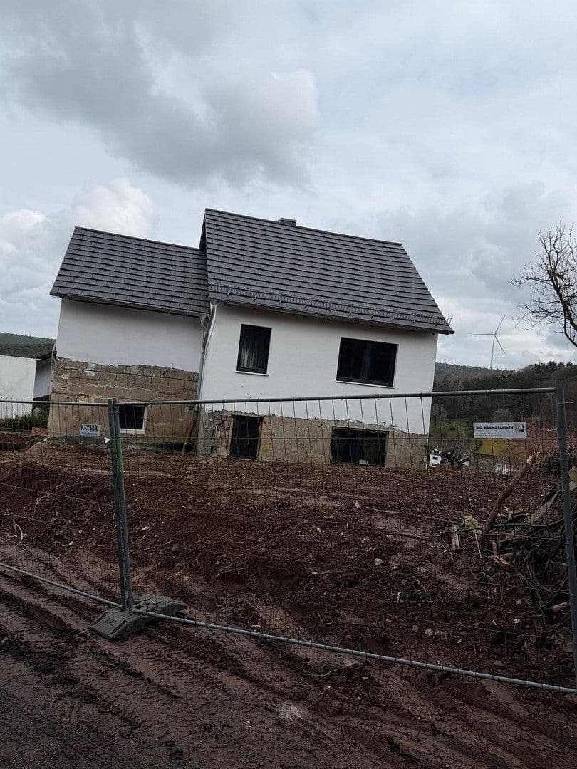 Prodej domu 115 m², pozemek 1.000 m², Lützelbach, Hessen Prodej domu 115 m², pozemek 1.000 m², Lützelbach, Hessen