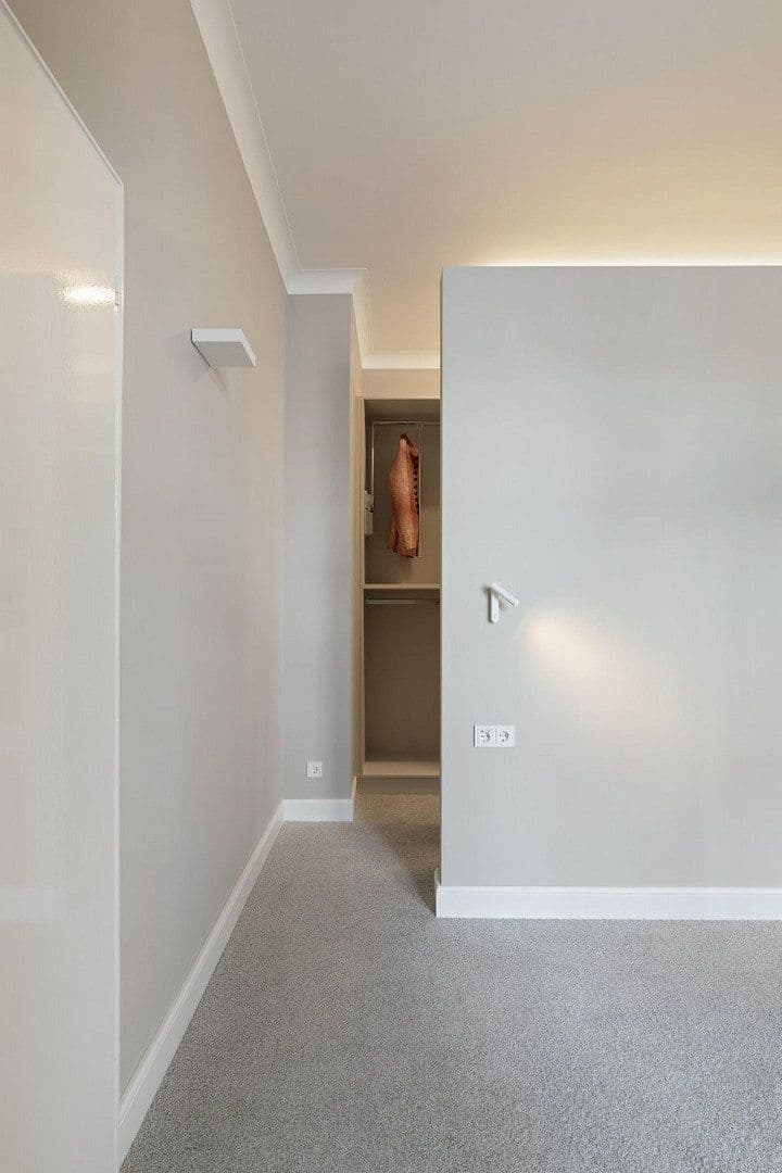 Pronájem bytu 3+1 97 m², Kennedydamm 7, Düsseldorf, Severní Porýní-Vestfálsko Pronájem bytu 3+1 97 m², Kennedydamm 7, Düsseldorf, Severní Porýní-Vestfálsko