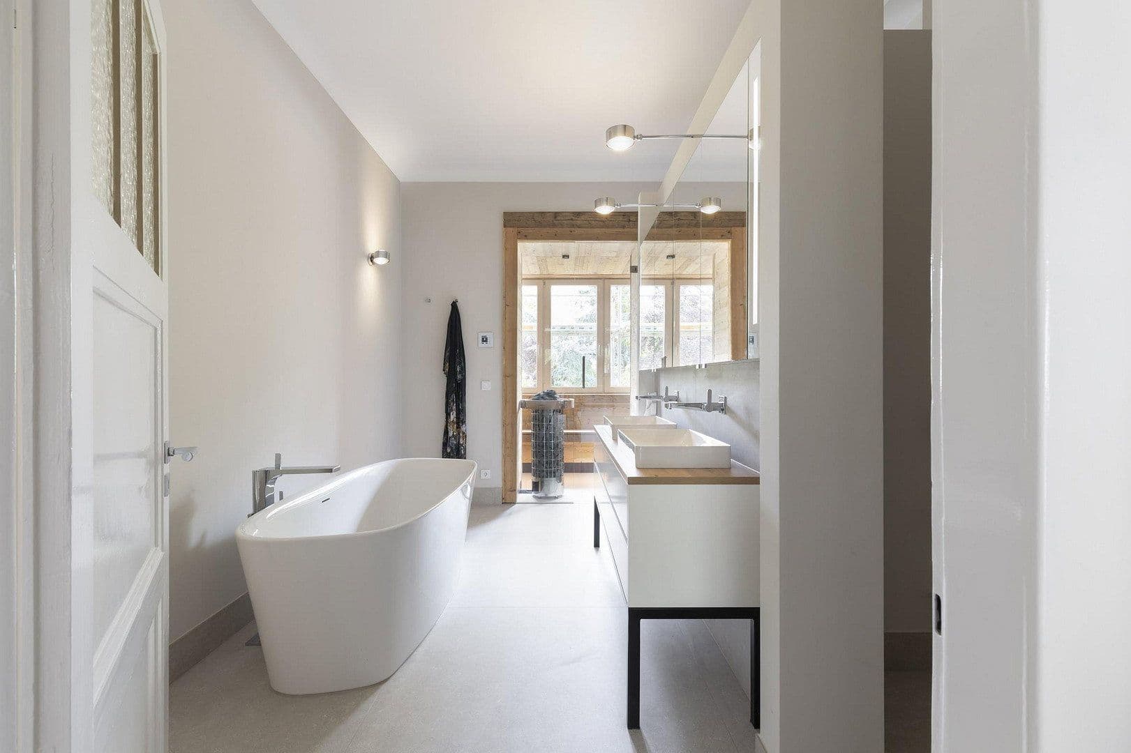 Pronájem bytu 3+1 97 m², Kennedydamm 7, Düsseldorf, Severní Porýní-Vestfálsko Pronájem bytu 3+1 97 m², Kennedydamm 7, Düsseldorf, Severní Porýní-Vestfálsko