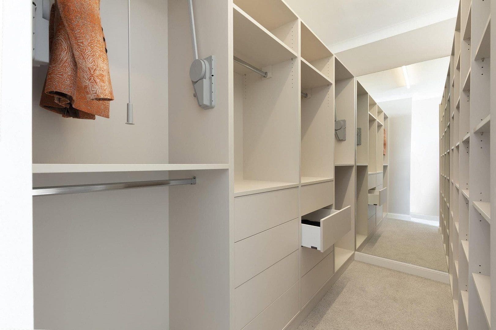 Pronájem bytu 3+1 97 m², Kennedydamm 7, Düsseldorf, Severní Porýní-Vestfálsko Pronájem bytu 3+1 97 m², Kennedydamm 7, Düsseldorf, Severní Porýní-Vestfálsko