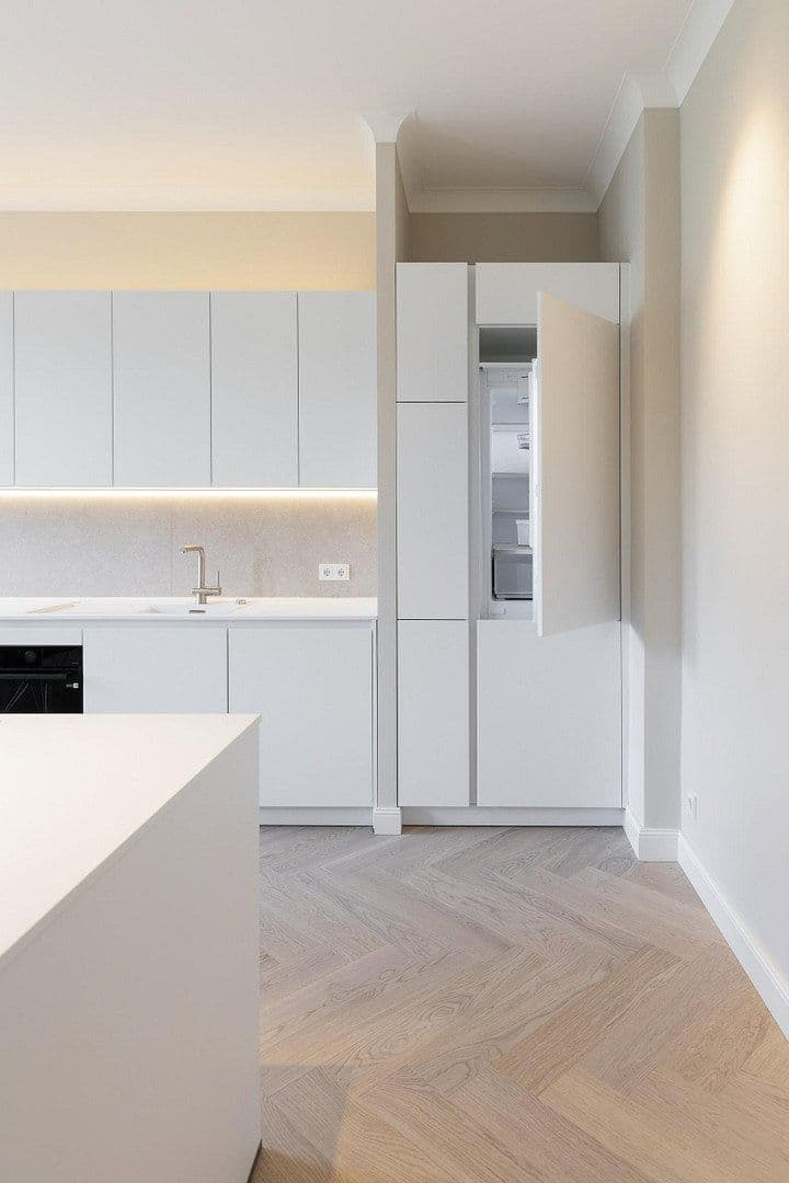 Pronájem bytu 3+1 97 m², Kennedydamm 7, Düsseldorf, Severní Porýní-Vestfálsko Pronájem bytu 3+1 97 m², Kennedydamm 7, Düsseldorf, Severní Porýní-Vestfálsko