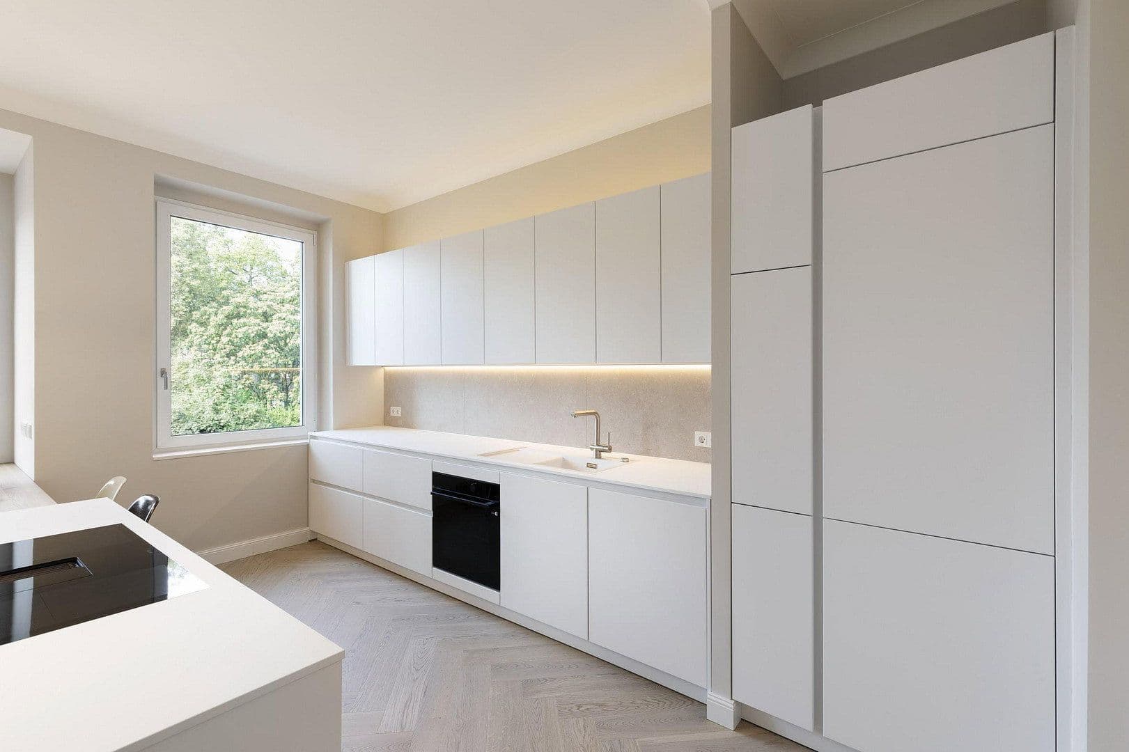 Pronájem bytu 3+1 97 m², Kennedydamm 7, Düsseldorf, Severní Porýní-Vestfálsko Pronájem bytu 3+1 97 m², Kennedydamm 7, Düsseldorf, Severní Porýní-Vestfálsko