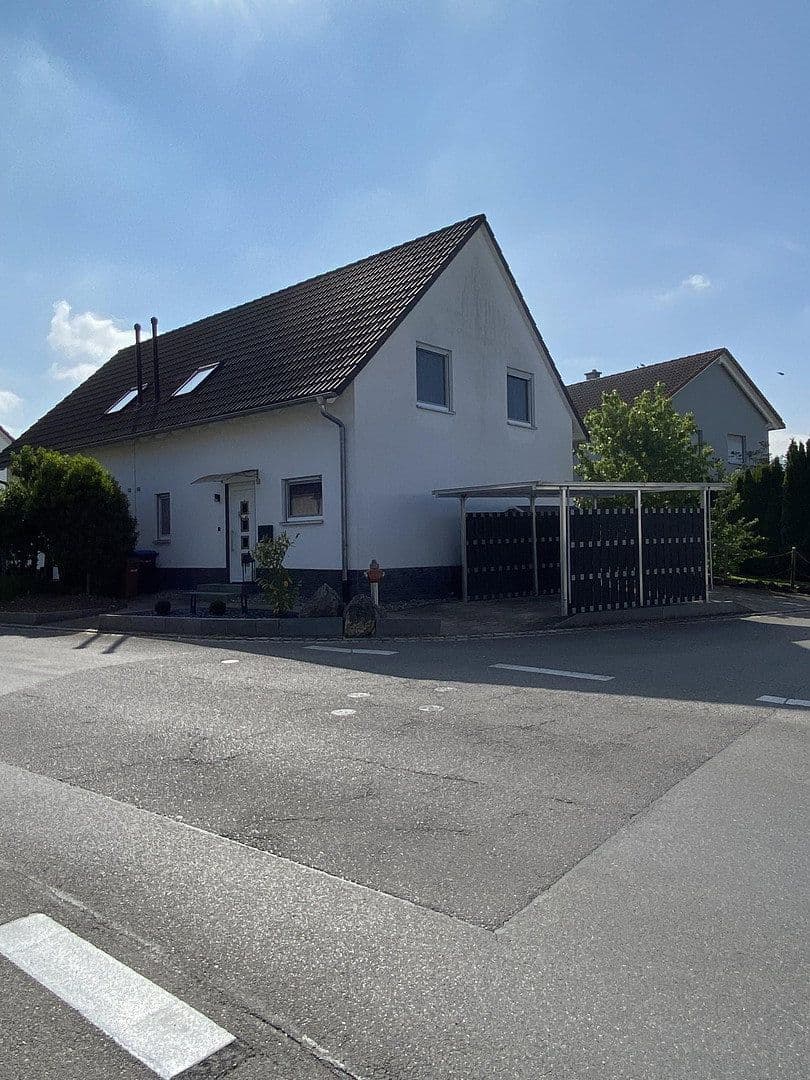 Prodej domu 100 m², pozemek 218 m², Rielasingen-Worblingen, Bádensko-Württembersko Prodej domu 100 m², pozemek 218 m², Rielasingen-Worblingen, Bádensko-Württembersko