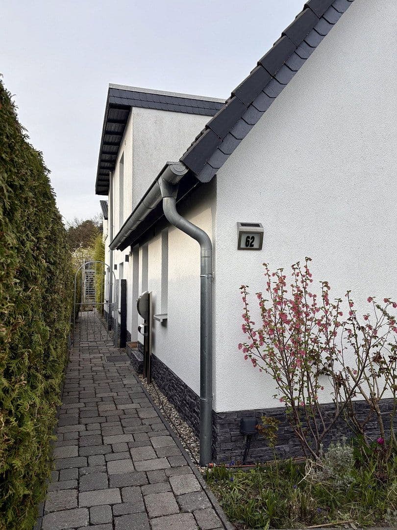 Prodej domu 185 m², pozemek 845 m², Celle, Dolní Sasko Prodej domu 185 m², pozemek 845 m², Celle, Dolní Sasko
