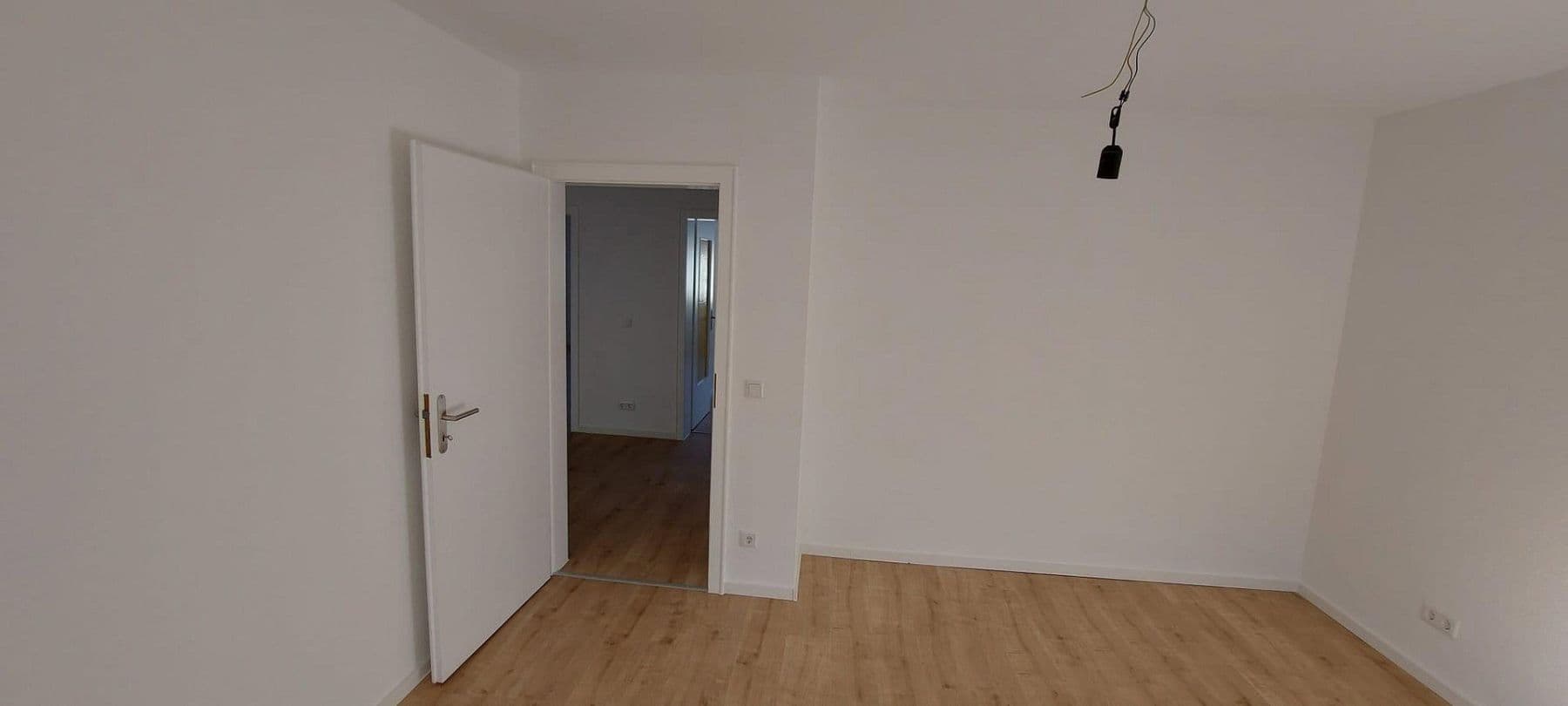 Pronájem bytu 3+1 77 m², Hasencleverstr. 18, Solingen, Severní Porýní-Vestfálsko Pronájem bytu 3+1 77 m², Hasencleverstr. 18, Solingen, Severní Porýní-Vestfálsko