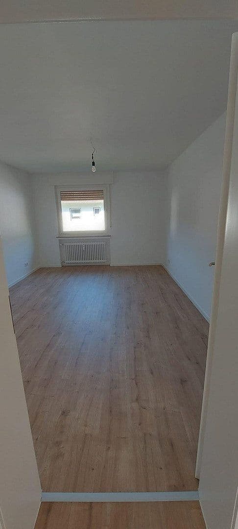 Pronájem bytu 3+1 77 m², Hasencleverstr. 18, Solingen, Severní Porýní-Vestfálsko Pronájem bytu 3+1 77 m², Hasencleverstr. 18, Solingen, Severní Porýní-Vestfálsko