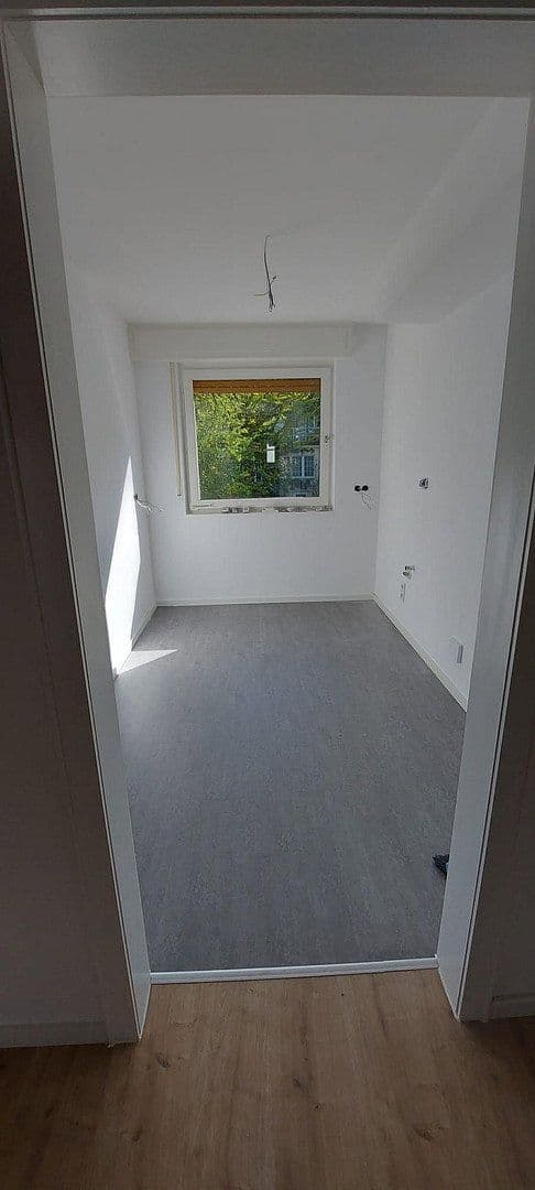 Pronájem bytu 3+1 77 m², Hasencleverstr. 18, Solingen, Severní Porýní-Vestfálsko Pronájem bytu 3+1 77 m², Hasencleverstr. 18, Solingen, Severní Porýní-Vestfálsko