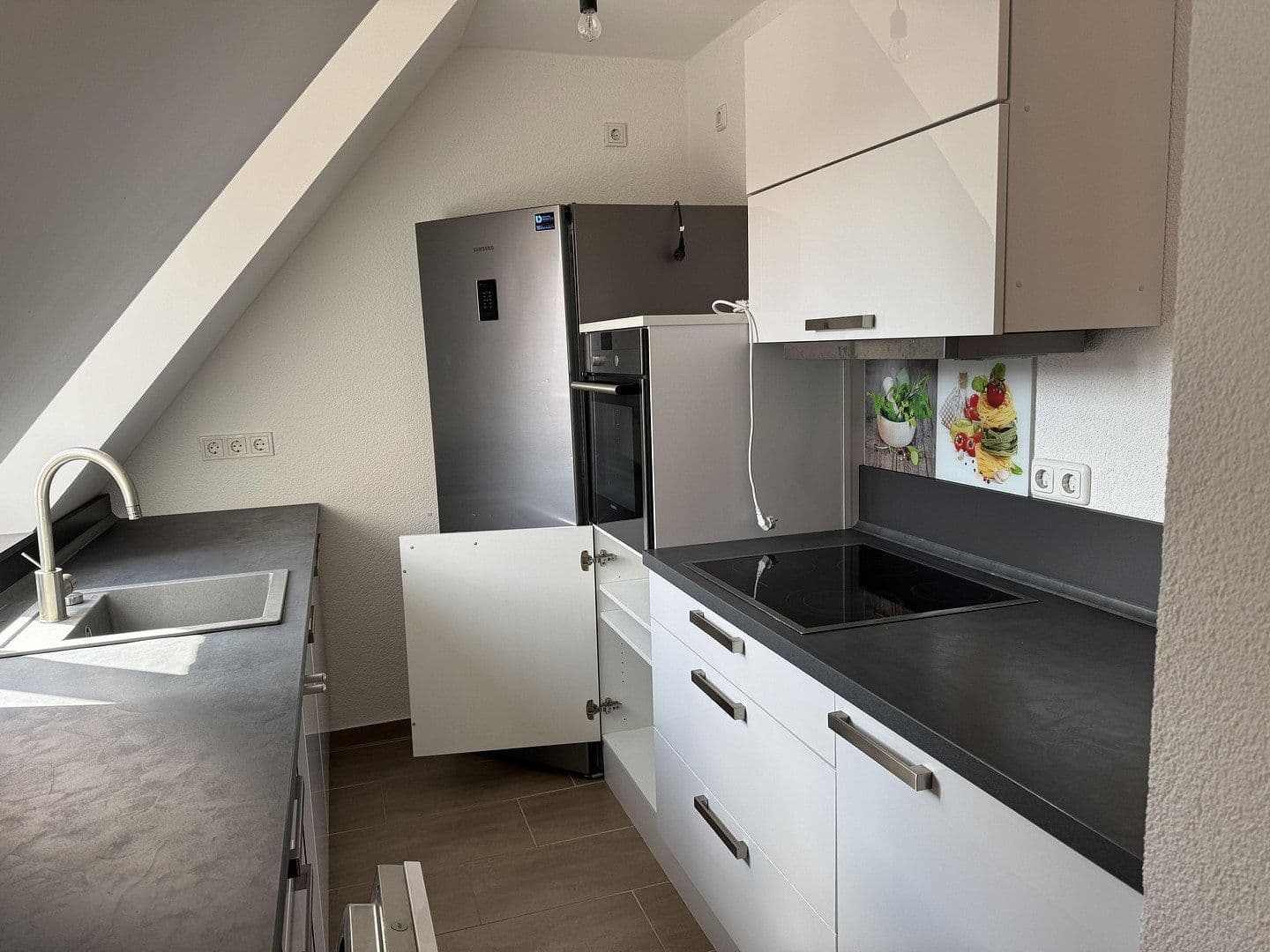 Pronájem bytu 4+1 110 m², Frankfurt, Hessen Pronájem bytu 4+1 110 m², Frankfurt, Hessen