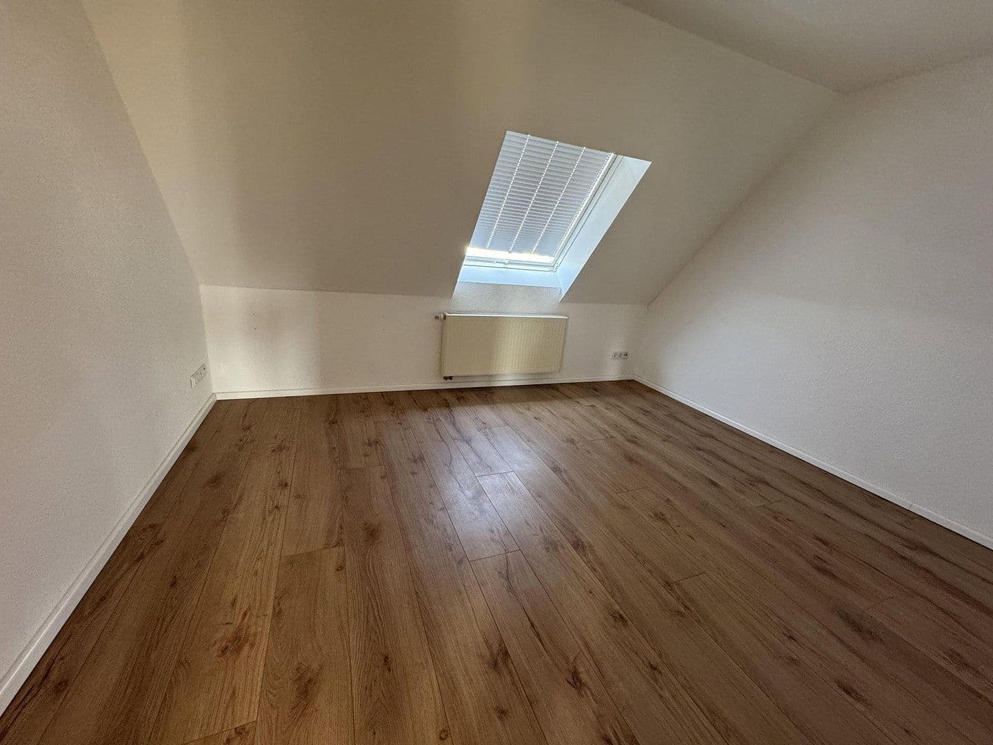 Pronájem bytu 4+1 110 m², Frankfurt, Hessen Pronájem bytu 4+1 110 m², Frankfurt, Hessen
