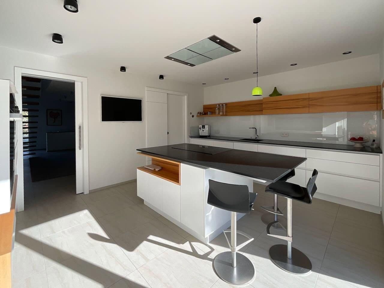 Prodej domu 275 m², pozemek 1.139 m², Weilheim an der Teck, Bádensko-Württembersko Prodej domu 275 m², pozemek 1.139 m², Weilheim an der Teck, Bádensko-Württembersko