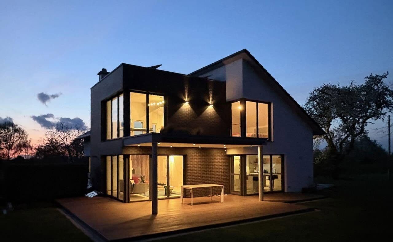 Prodej domu 275 m², pozemek 1.139 m², Weilheim an der Teck, Bádensko-Württembersko Prodej domu 275 m², pozemek 1.139 m², Weilheim an der Teck, Bádensko-Württembersko