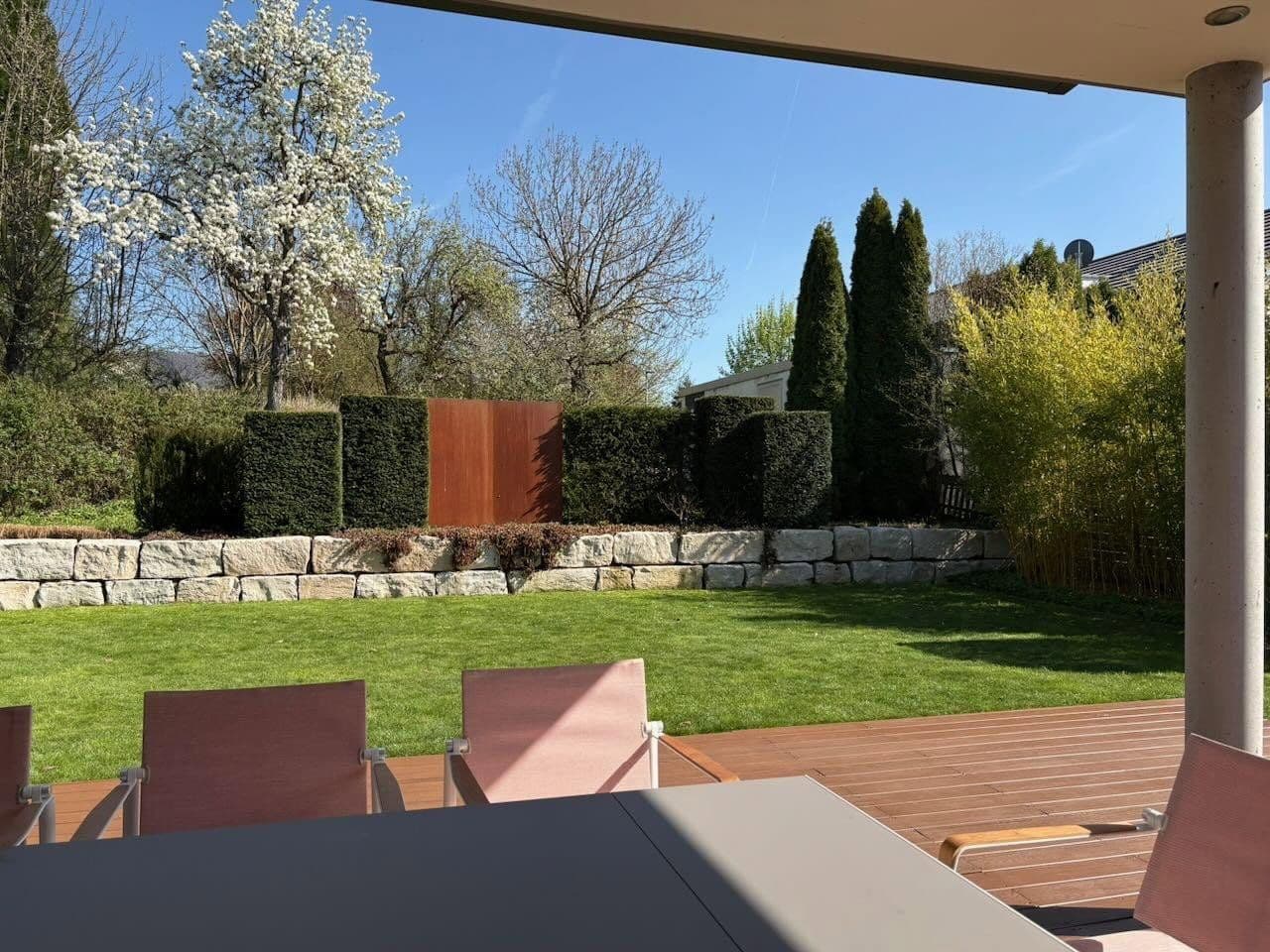 Prodej domu 275 m², pozemek 1.139 m², Weilheim an der Teck, Bádensko-Württembersko Prodej domu 275 m², pozemek 1.139 m², Weilheim an der Teck, Bádensko-Württembersko