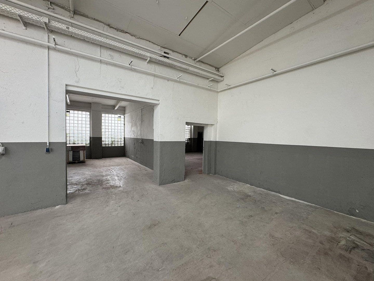 Pronájem nebytového prostoru 403 m², Rahmedestraße 353, Lüdenscheid, Severní Porýní-Vestfálsko Pronájem nebytového prostoru 403 m², Rahmedestraße 353, Lüdenscheid, Severní Porýní-Vestfálsko