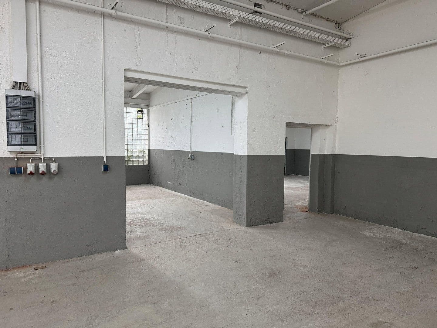 Pronájem nebytového prostoru 403 m², Rahmedestraße 353, Lüdenscheid, Severní Porýní-Vestfálsko Pronájem nebytového prostoru 403 m², Rahmedestraße 353, Lüdenscheid, Severní Porýní-Vestfálsko