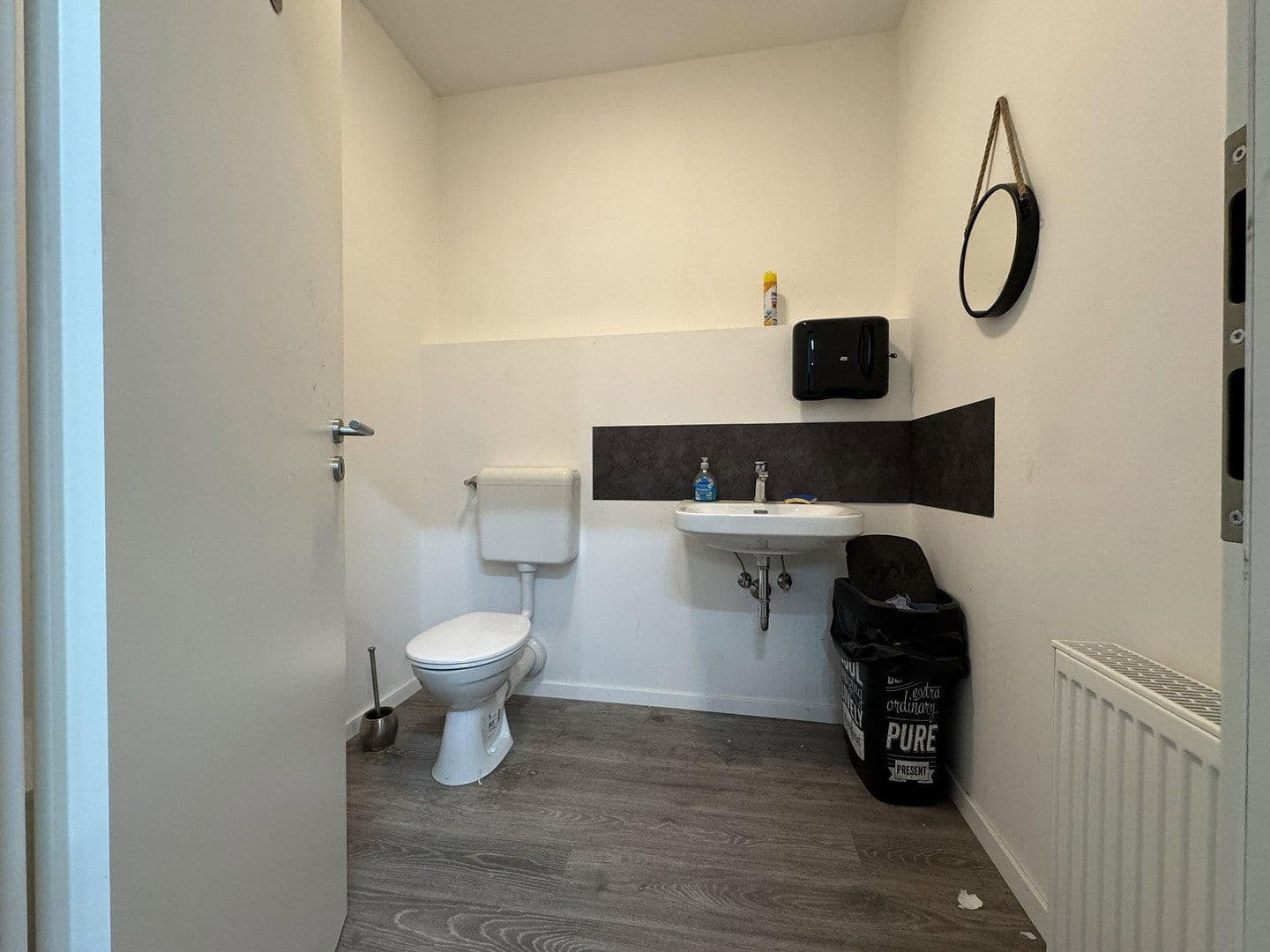 Pronájem nebytového prostoru 403 m², Rahmedestraße 353, Lüdenscheid, Severní Porýní-Vestfálsko Pronájem nebytového prostoru 403 m², Rahmedestraße 353, Lüdenscheid, Severní Porýní-Vestfálsko