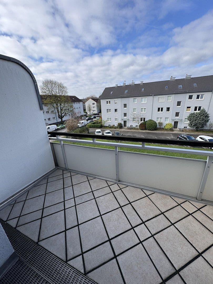 Pronájem bytu 3+1 55 m², Erich-Klausener-Straße 80, -Stockum, Düsseldorf, Severní Porýní-Vestfálsko Pronájem bytu 3+1 55 m², Erich-Klausener-Straße 80, -Stockum, Düsseldorf, Severní Porýní-Vestfálsko