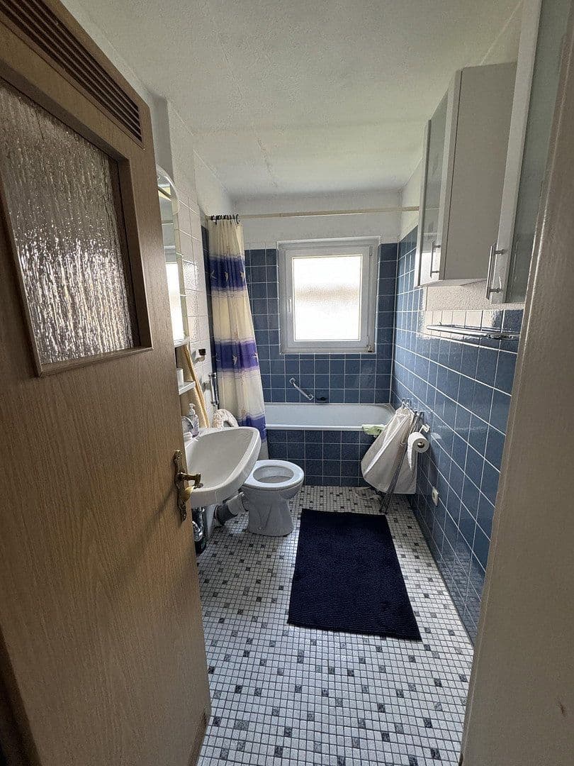 Pronájem bytu 3+1 55 m², Erich-Klausener-Straße 80, -Stockum, Düsseldorf, Severní Porýní-Vestfálsko Pronájem bytu 3+1 55 m², Erich-Klausener-Straße 80, -Stockum, Düsseldorf, Severní Porýní-Vestfálsko