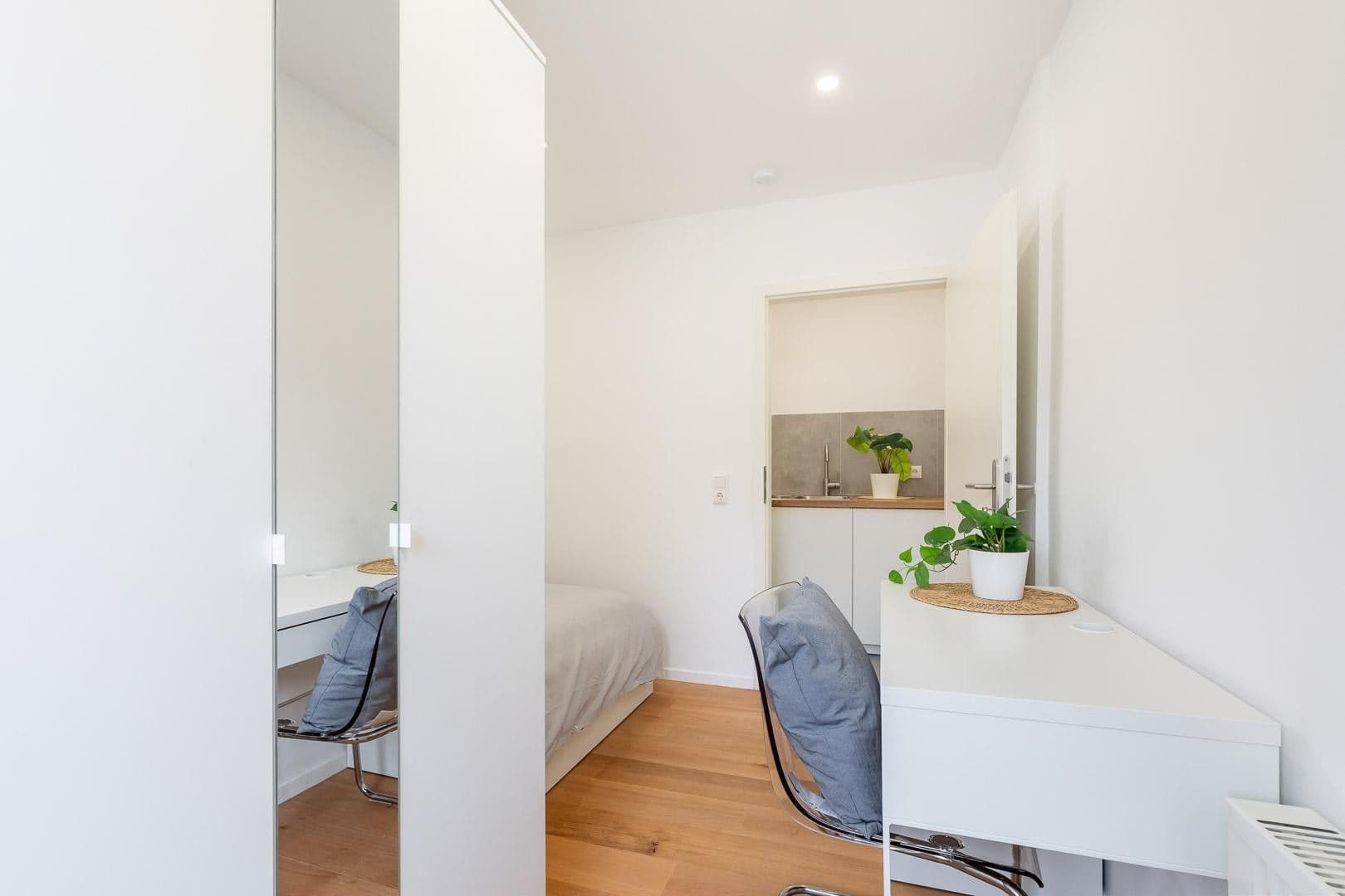 Prodej bytu 4+1 51 m², Köln, Severní Porýní-Vestfálsko Prodej bytu 4+1 51 m², Köln, Severní Porýní-Vestfálsko