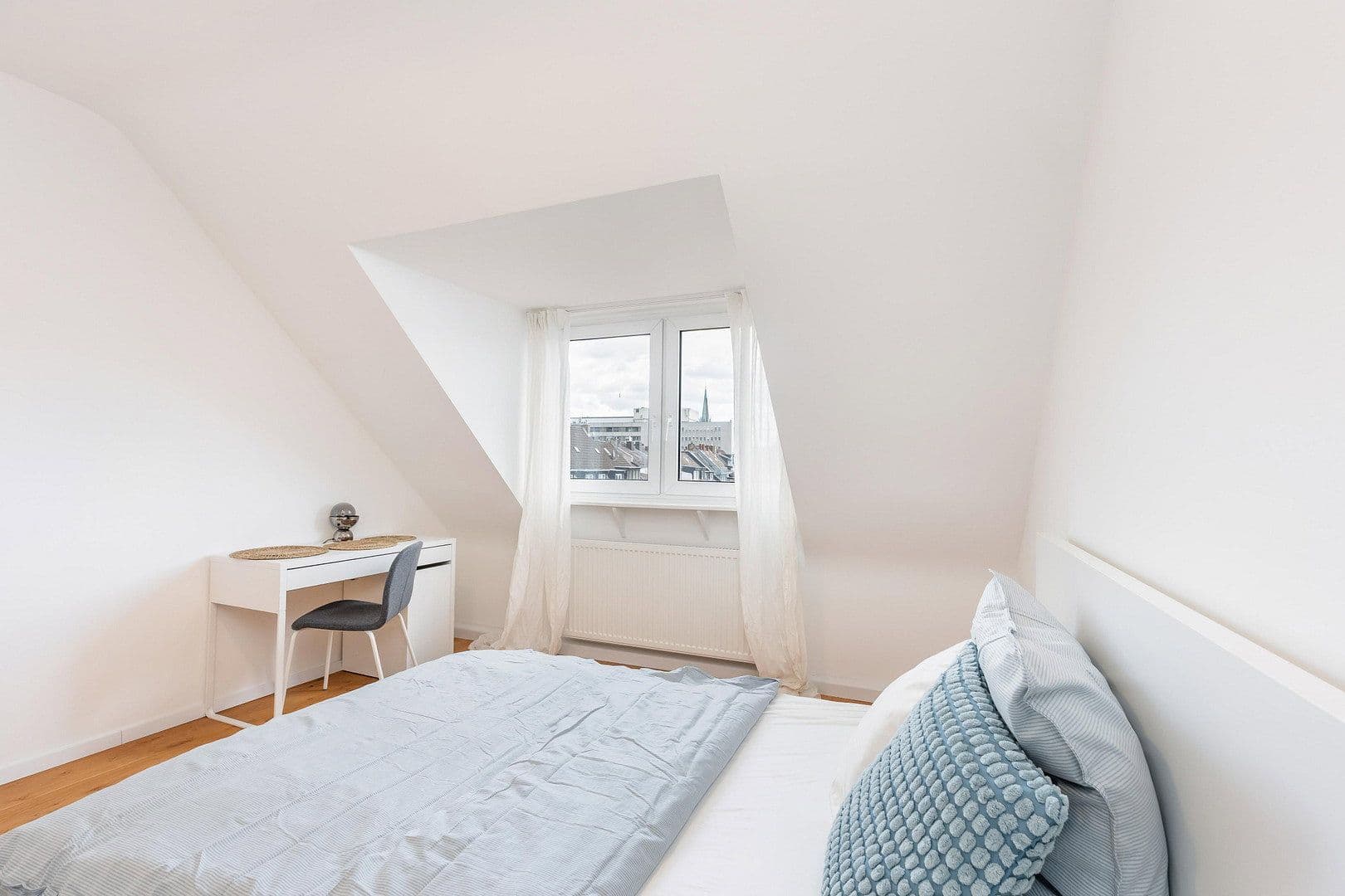 Prodej bytu 2+1 42 m², Düsseldorf, Severní Porýní-Vestfálsko Prodej bytu 2+1 42 m², Düsseldorf, Severní Porýní-Vestfálsko