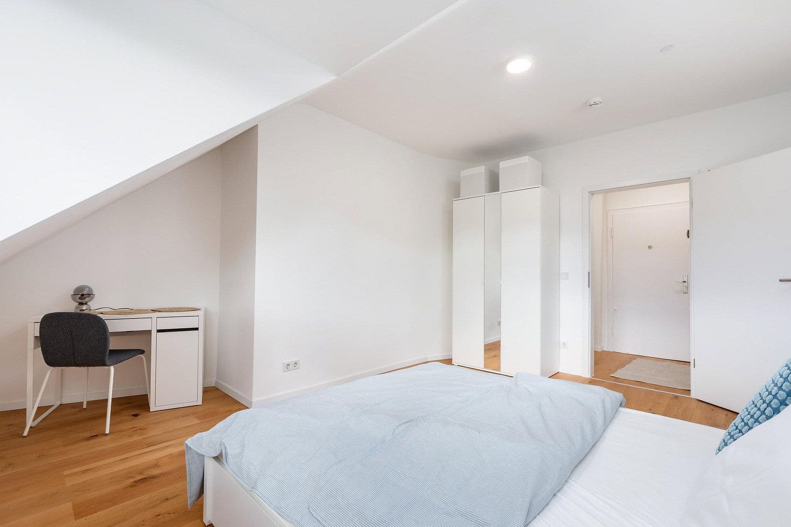 Prodej bytu 2+1 42 m², Düsseldorf, Severní Porýní-Vestfálsko Prodej bytu 2+1 42 m², Düsseldorf, Severní Porýní-Vestfálsko