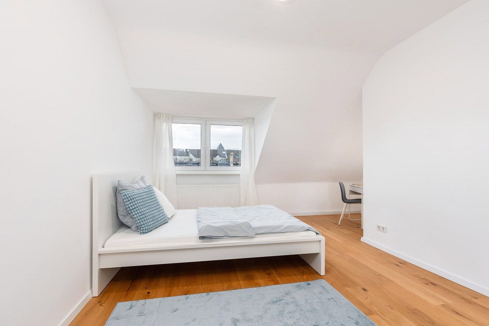 Prodej bytu 2+1 42 m², Düsseldorf, Severní Porýní-Vestfálsko Prodej bytu 2+1 42 m², Düsseldorf, Severní Porýní-Vestfálsko