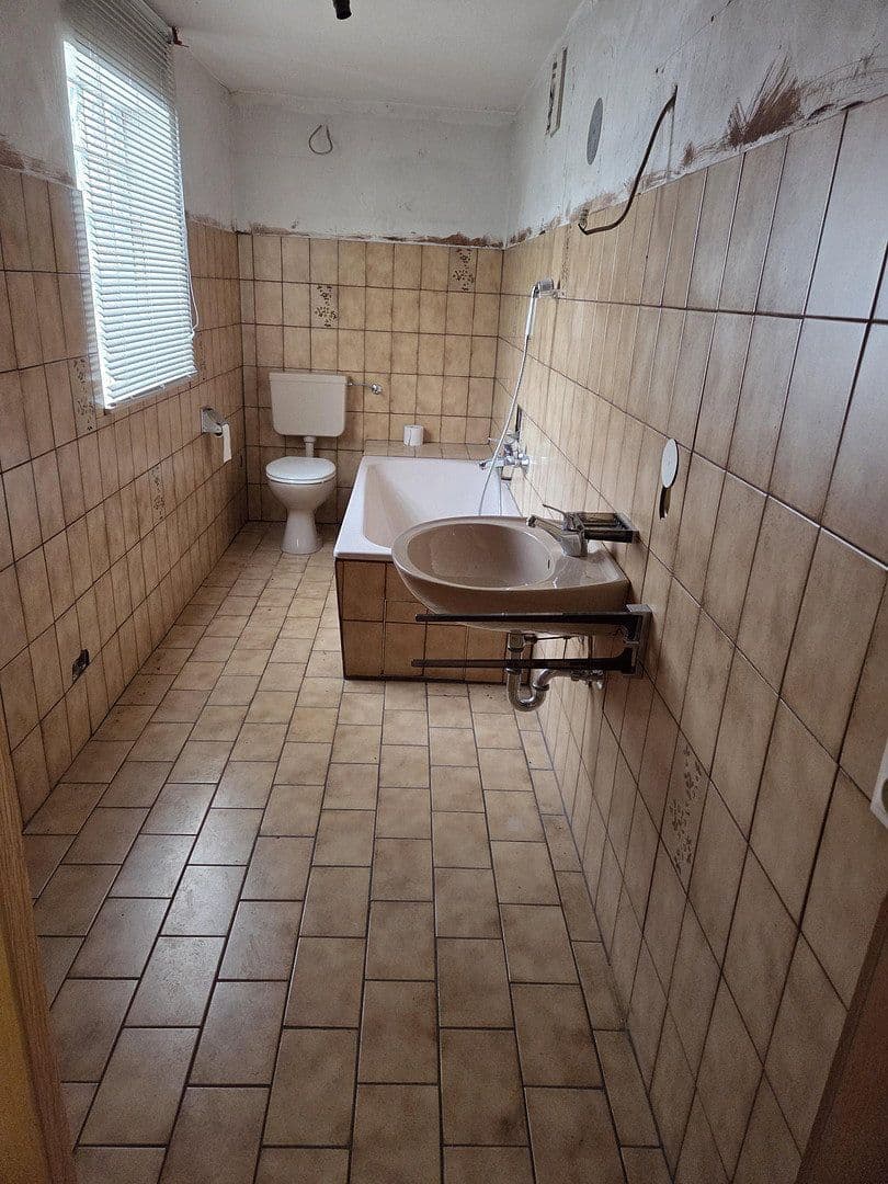 Prodej domu 150 m², pozemek 576 m², Niederstetten, Bádensko-Württembersko Prodej domu 150 m², pozemek 576 m², Niederstetten, Bádensko-Württembersko