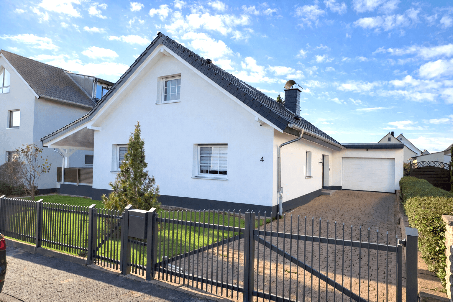 Prodej domu 260 m², pozemek 527 m², Reinheim, Hessen Prodej domu 260 m², pozemek 527 m², Reinheim, Hessen