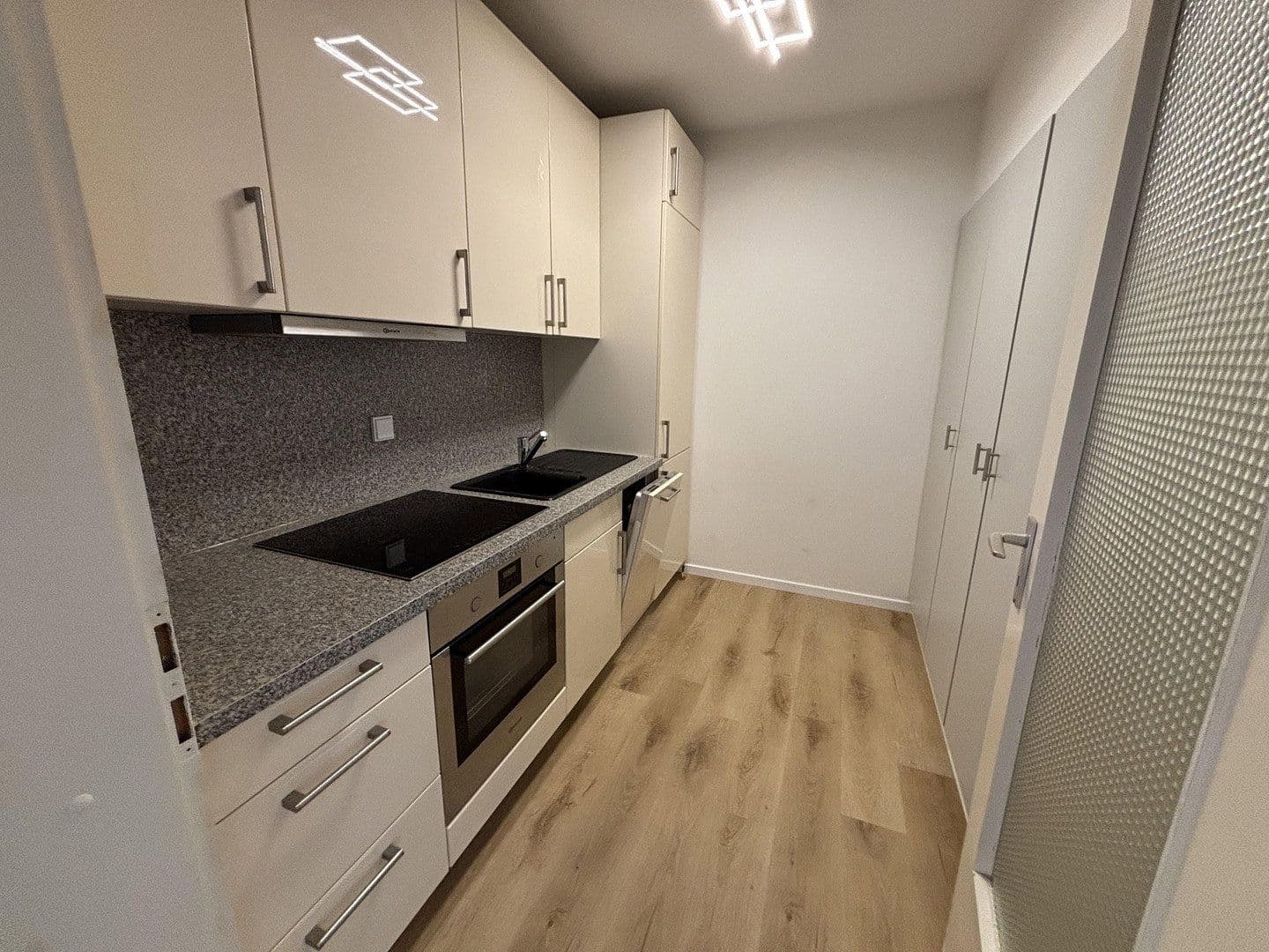 Pronájem bytu 1+1 50 m², Steimbker Hof 9, Hannover, Dolní Sasko Pronájem bytu 1+1 50 m², Steimbker Hof 9, Hannover, Dolní Sasko