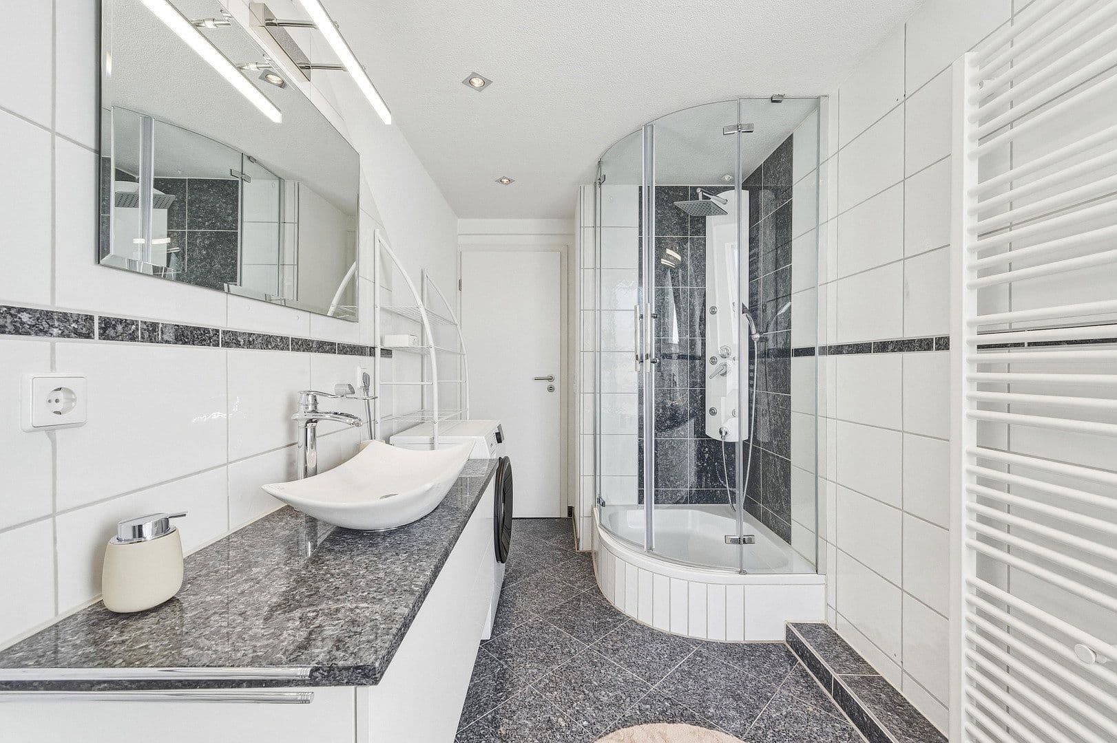 Pronájem bytu 4+kk 67 m², Wilhelmstraße 11, Heilbronn, Bádensko-Württembersko Pronájem bytu 4+kk 67 m², Wilhelmstraße 11, Heilbronn, Bádensko-Württembersko