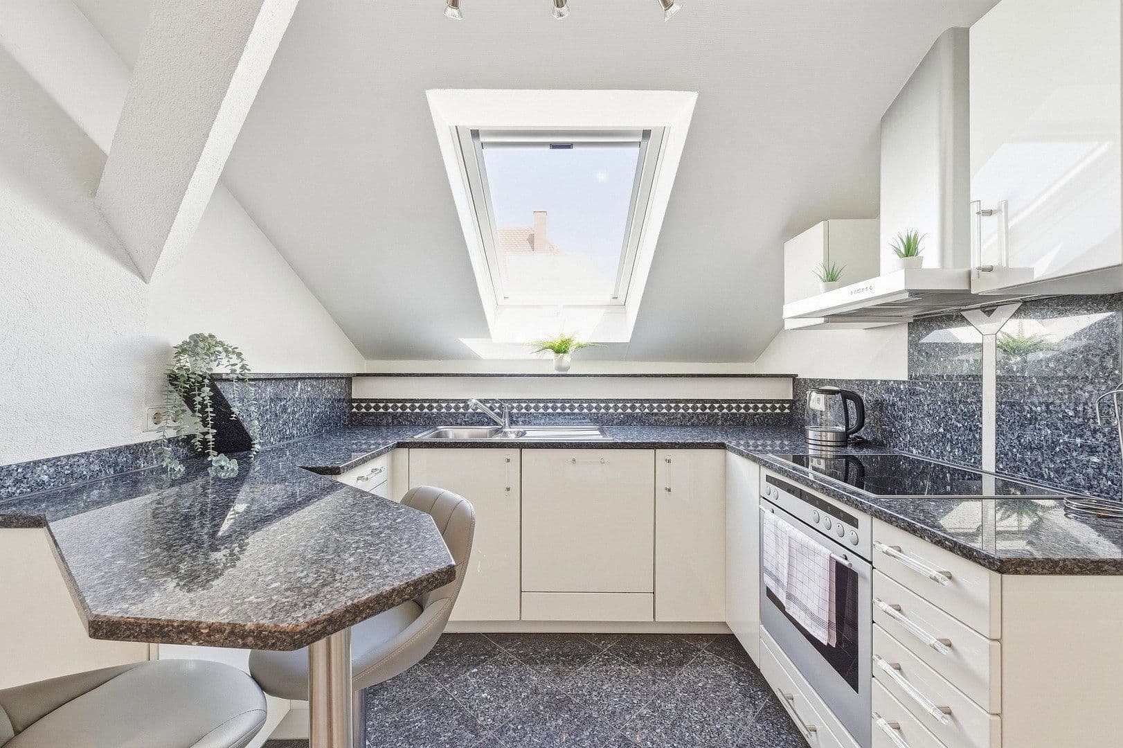 Pronájem bytu 4+kk 67 m², Wilhelmstraße 11, Heilbronn, Bádensko-Württembersko Pronájem bytu 4+kk 67 m², Wilhelmstraße 11, Heilbronn, Bádensko-Württembersko