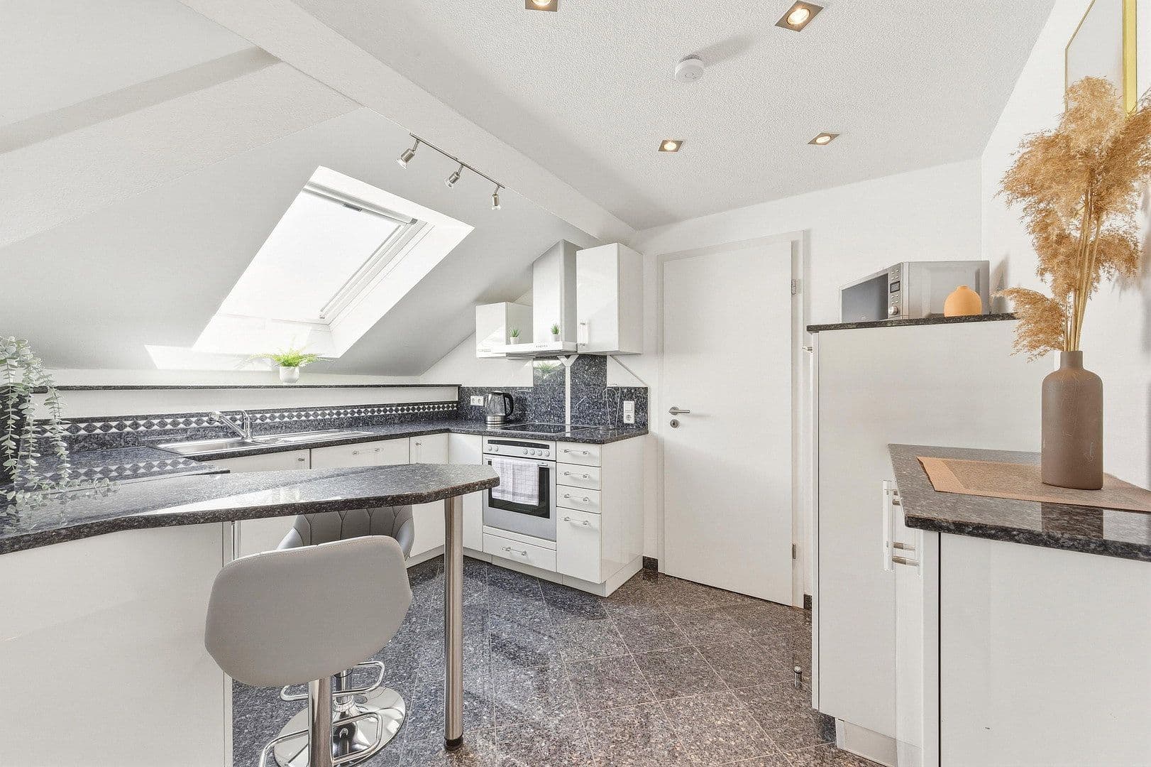 Pronájem bytu 4+kk 67 m², Wilhelmstraße 11, Heilbronn, Bádensko-Württembersko Pronájem bytu 4+kk 67 m², Wilhelmstraße 11, Heilbronn, Bádensko-Württembersko