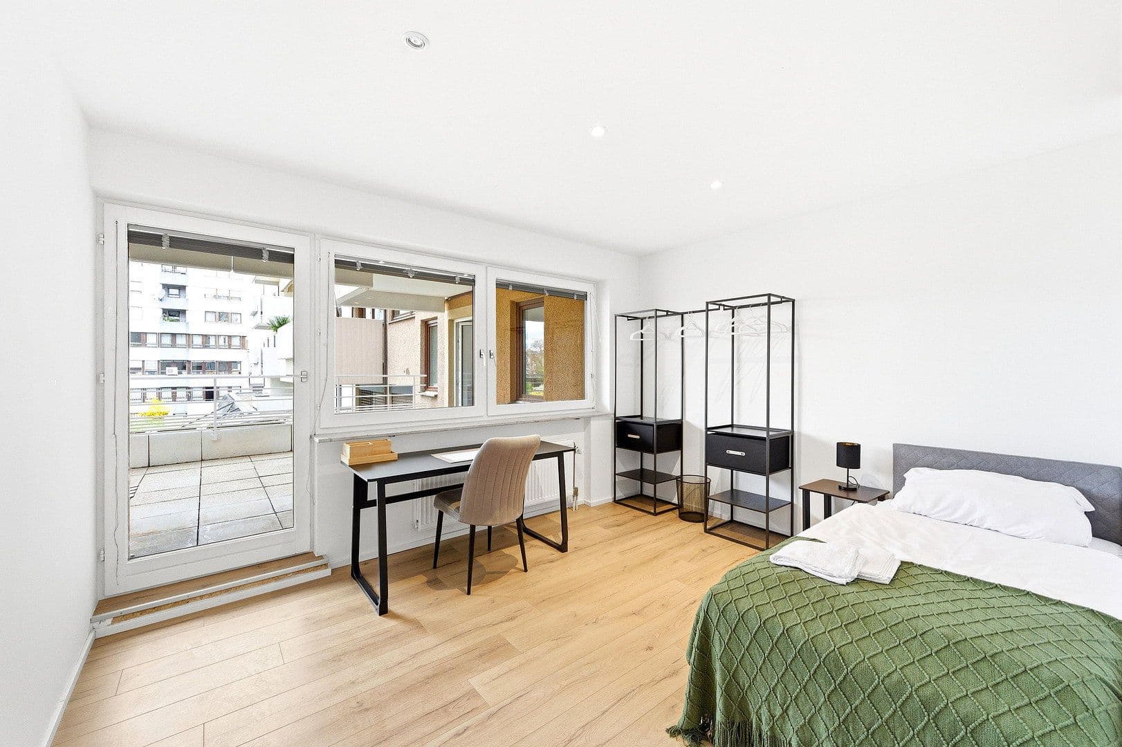Pronájem bytu 4+1 80 m², Molktestraße 56, Heilbronn, Bádensko-Württembersko Pronájem bytu 4+1 80 m², Molktestraße 56, Heilbronn, Bádensko-Württembersko