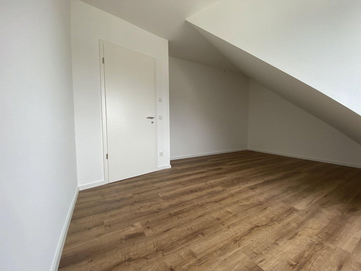 Pronájem bytu 2+1 53 m², Brauweilerstraße 79, Köln, Severní Porýní-Vestfálsko Pronájem bytu 2+1 53 m², Brauweilerstraße 79, Köln, Severní Porýní-Vestfálsko