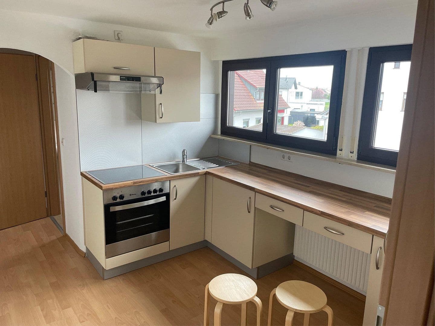 Prodej domu 152 m², pozemek 357 m², Crailsheim, Bádensko-Württembersko Prodej domu 152 m², pozemek 357 m², Crailsheim, Bádensko-Württembersko