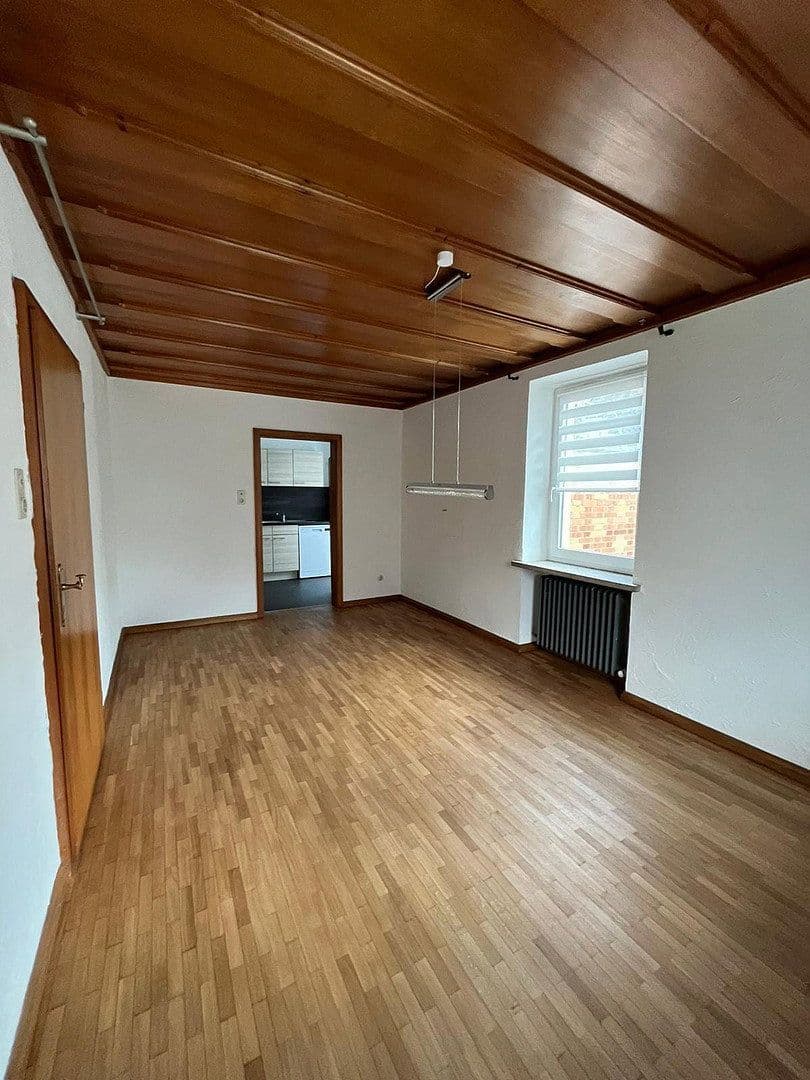Pronájem bytu 5+1 130 m², Neue Bergstraße 23, Landshut, Bavorsko Pronájem bytu 5+1 130 m², Neue Bergstraße 23, Landshut, Bavorsko