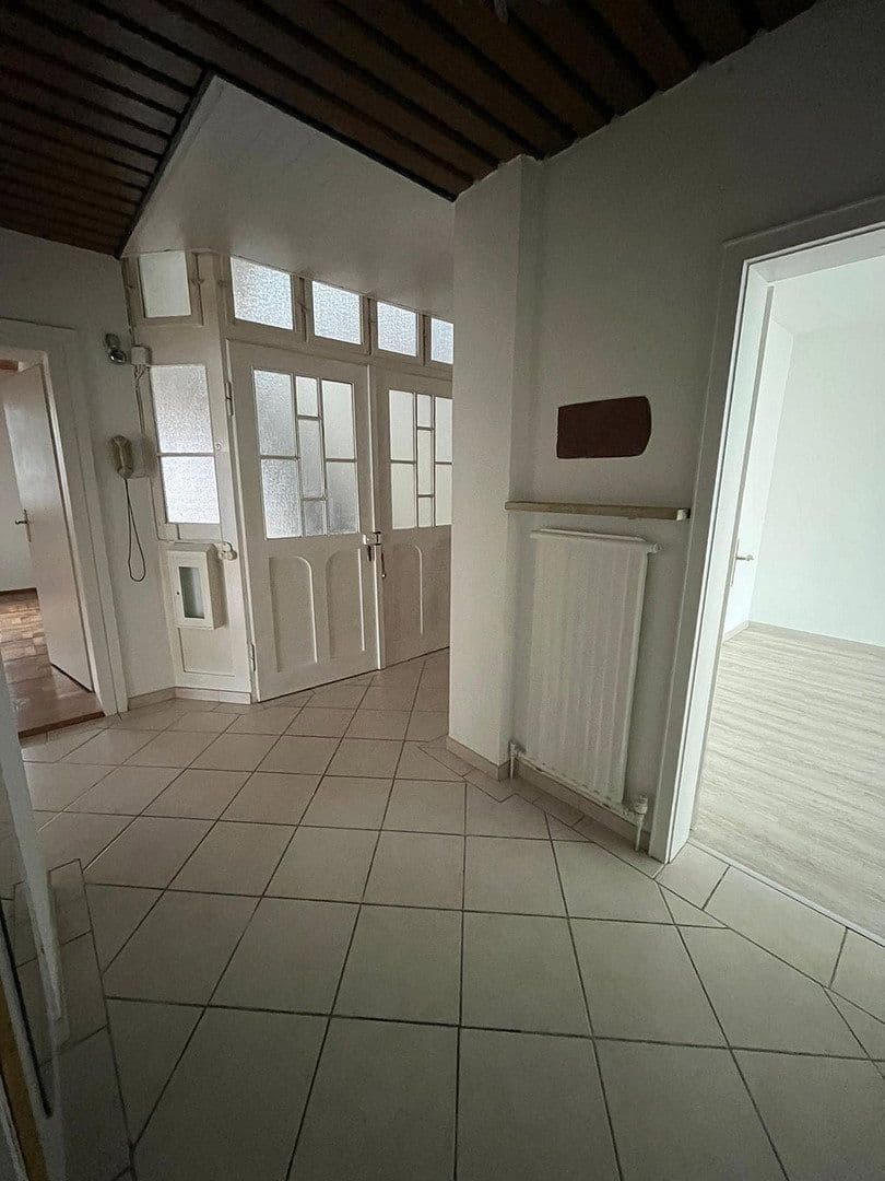 Pronájem bytu 5+1 130 m², Neue Bergstraße 23, Landshut, Bavorsko Pronájem bytu 5+1 130 m², Neue Bergstraße 23, Landshut, Bavorsko