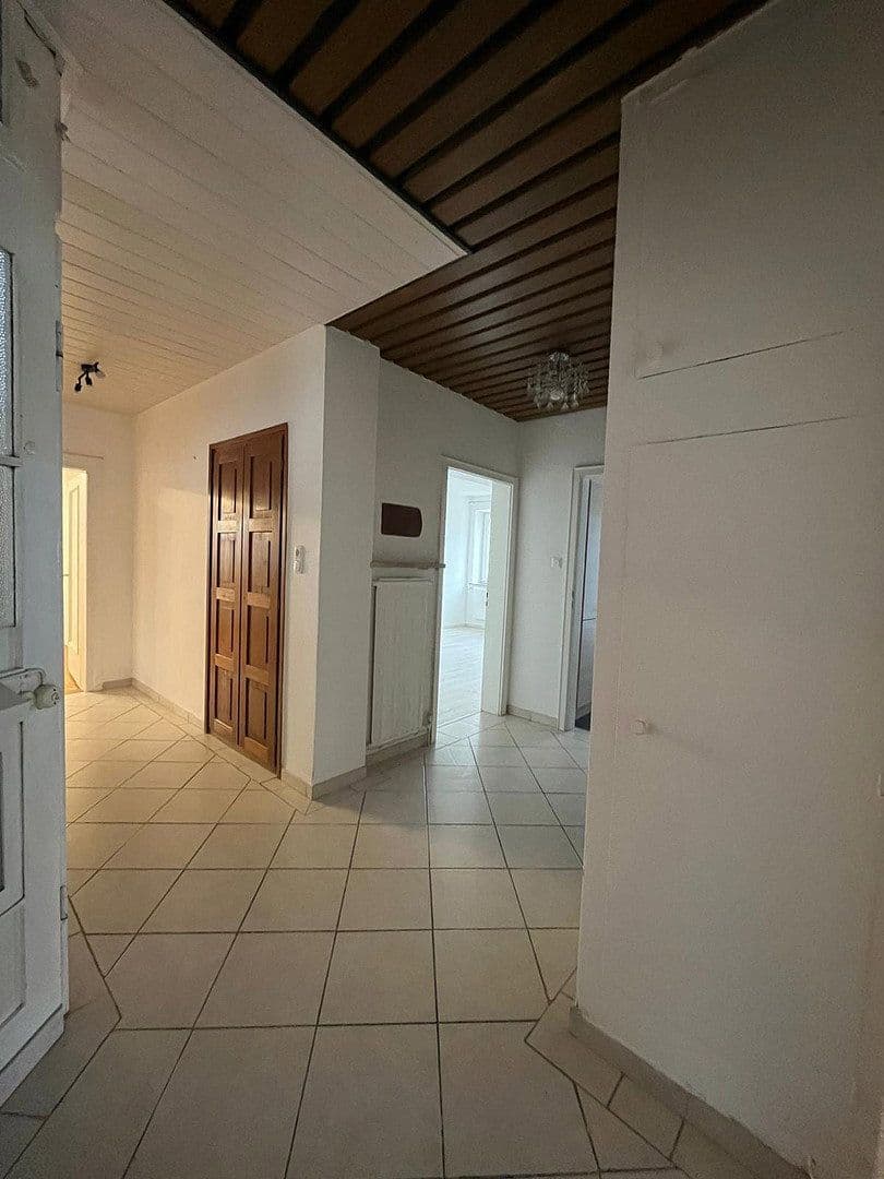 Pronájem bytu 5+1 130 m², Neue Bergstraße 23, Landshut, Bavorsko Pronájem bytu 5+1 130 m², Neue Bergstraße 23, Landshut, Bavorsko