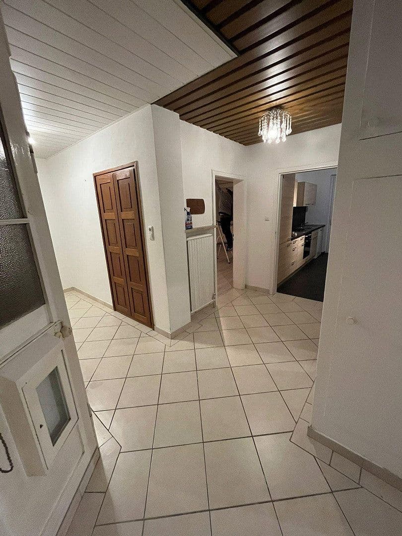Pronájem bytu 5+1 130 m², Neue Bergstraße 23, Landshut, Bavorsko Pronájem bytu 5+1 130 m², Neue Bergstraße 23, Landshut, Bavorsko